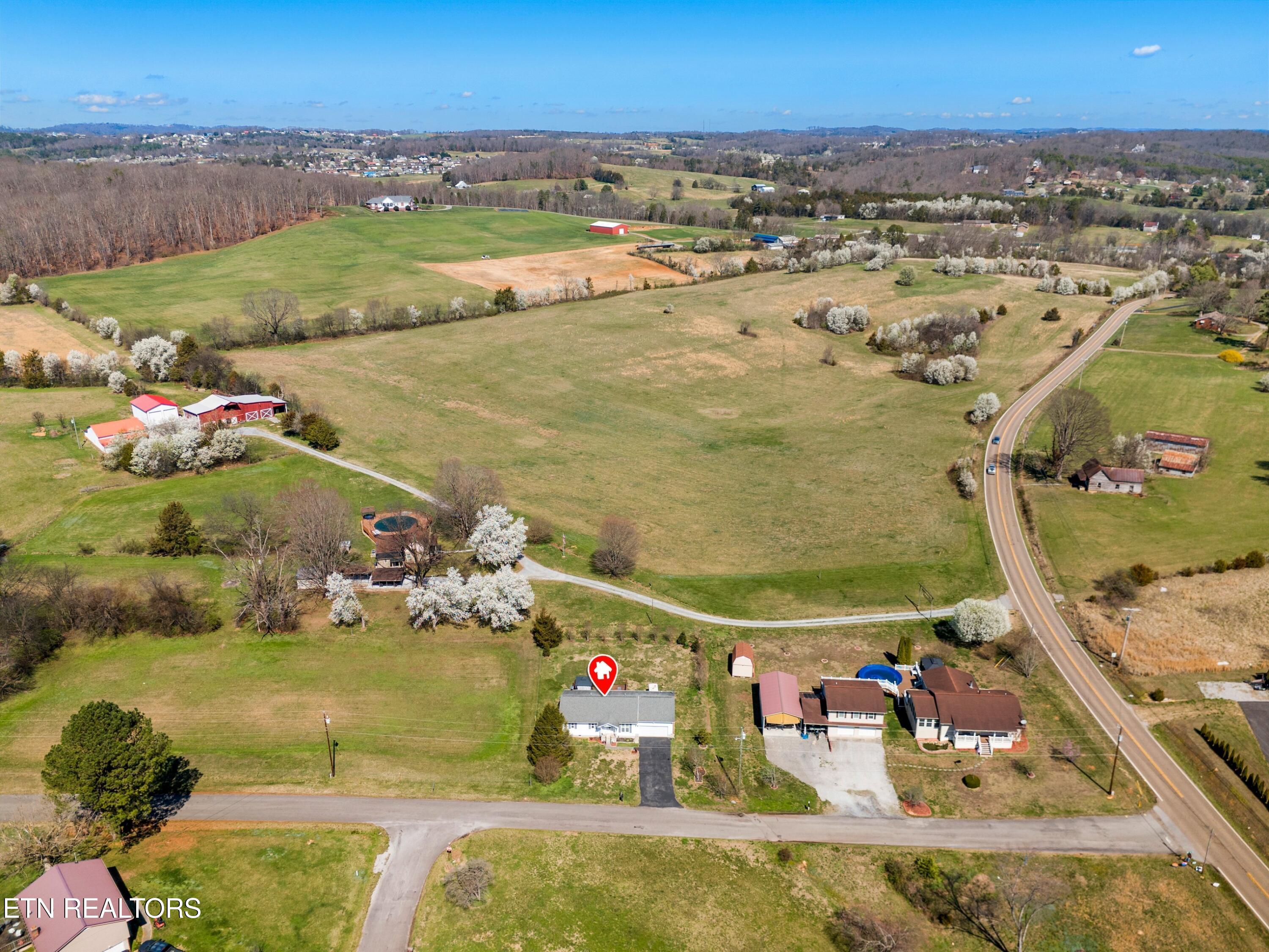 312 Economy Circle Dandridge TN 37725