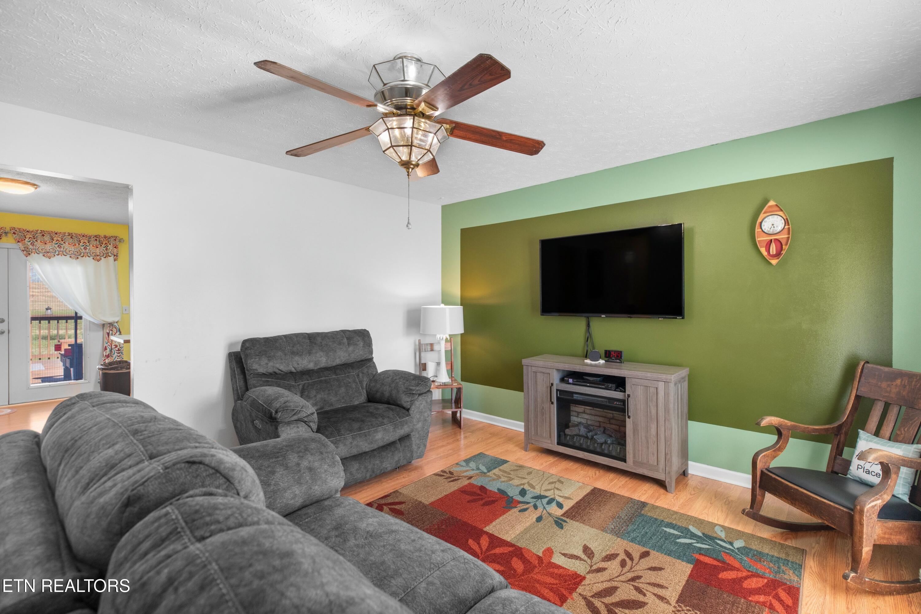 312 Economy Circle Dandridge TN 37725
