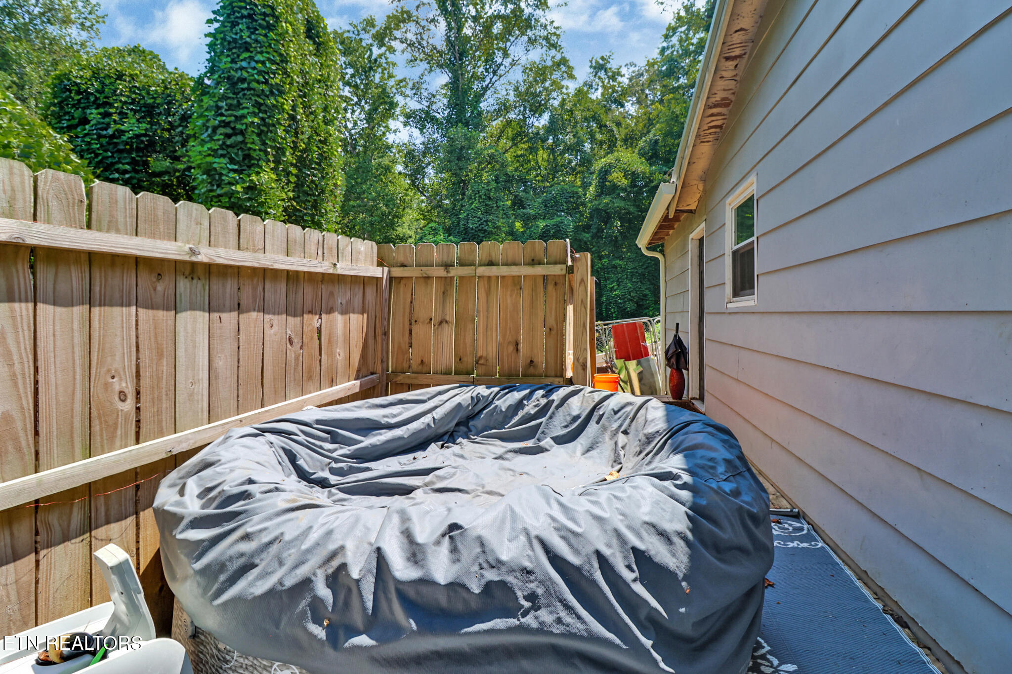 3225 W Wolf Valley Road Clinton TN 37716