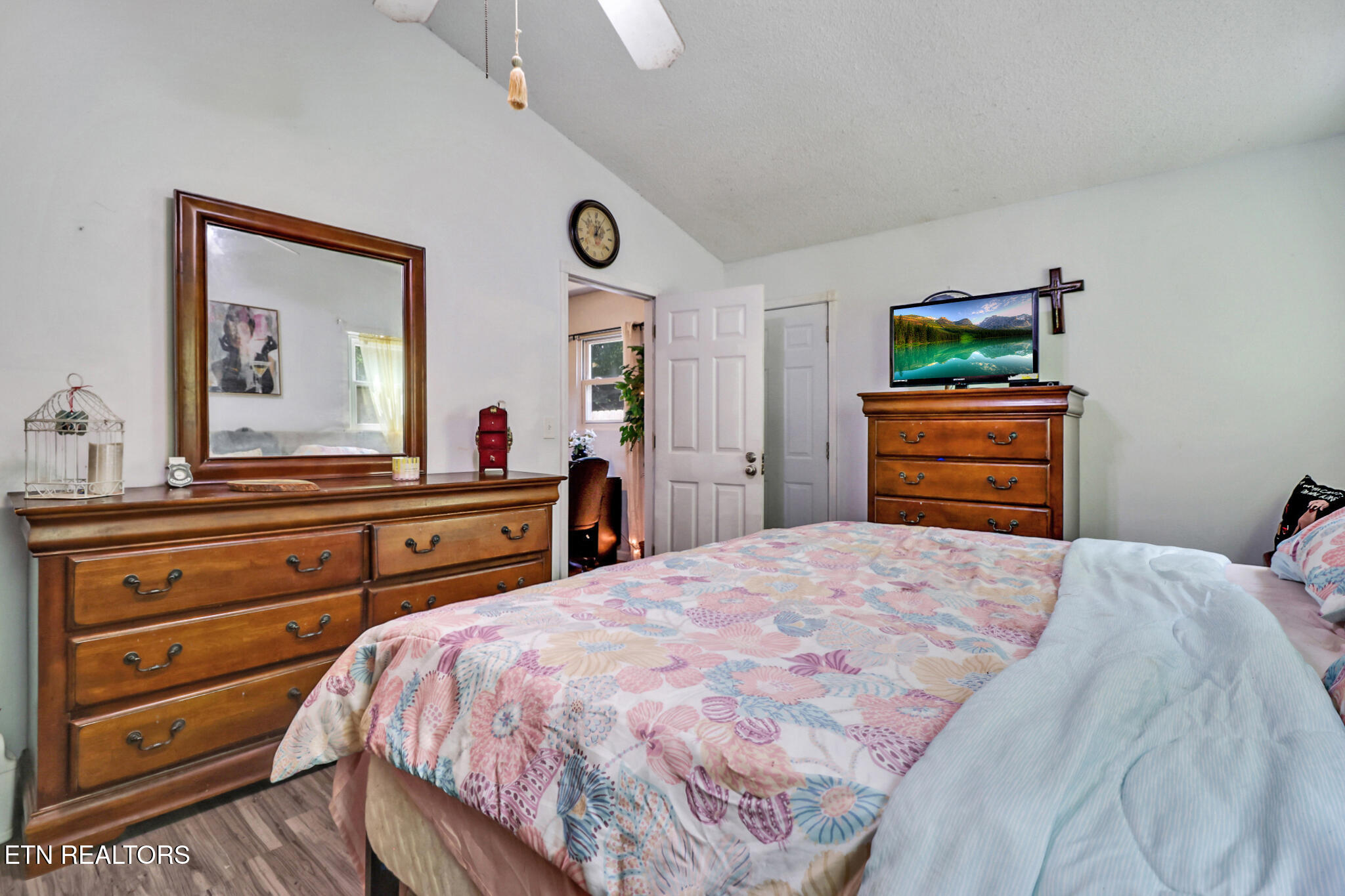 3225 W Wolf Valley Road Clinton TN 37716