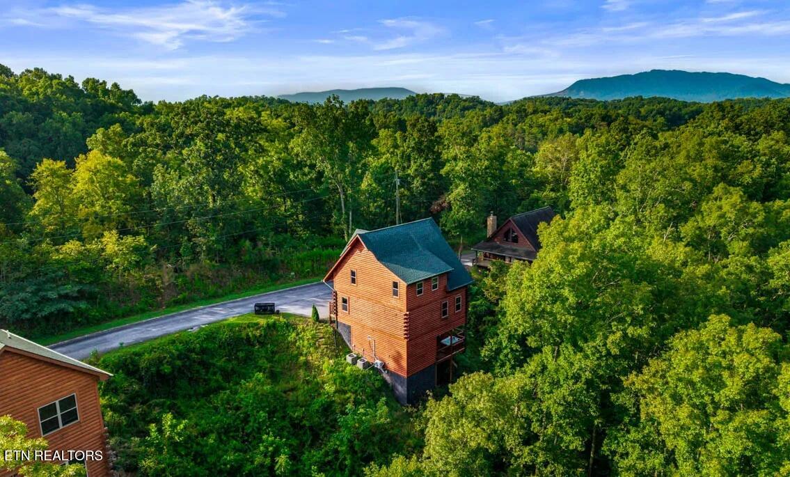 2225 Wingspan Drive Sevierville TN 37876