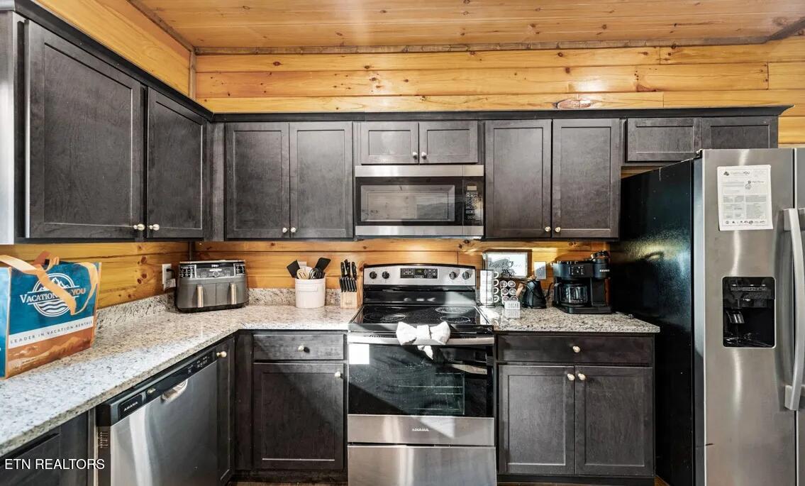 2225 Wingspan Drive Sevierville TN 37876