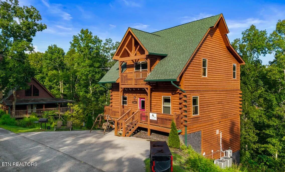 2225 Wingspan Drive Sevierville TN 37876