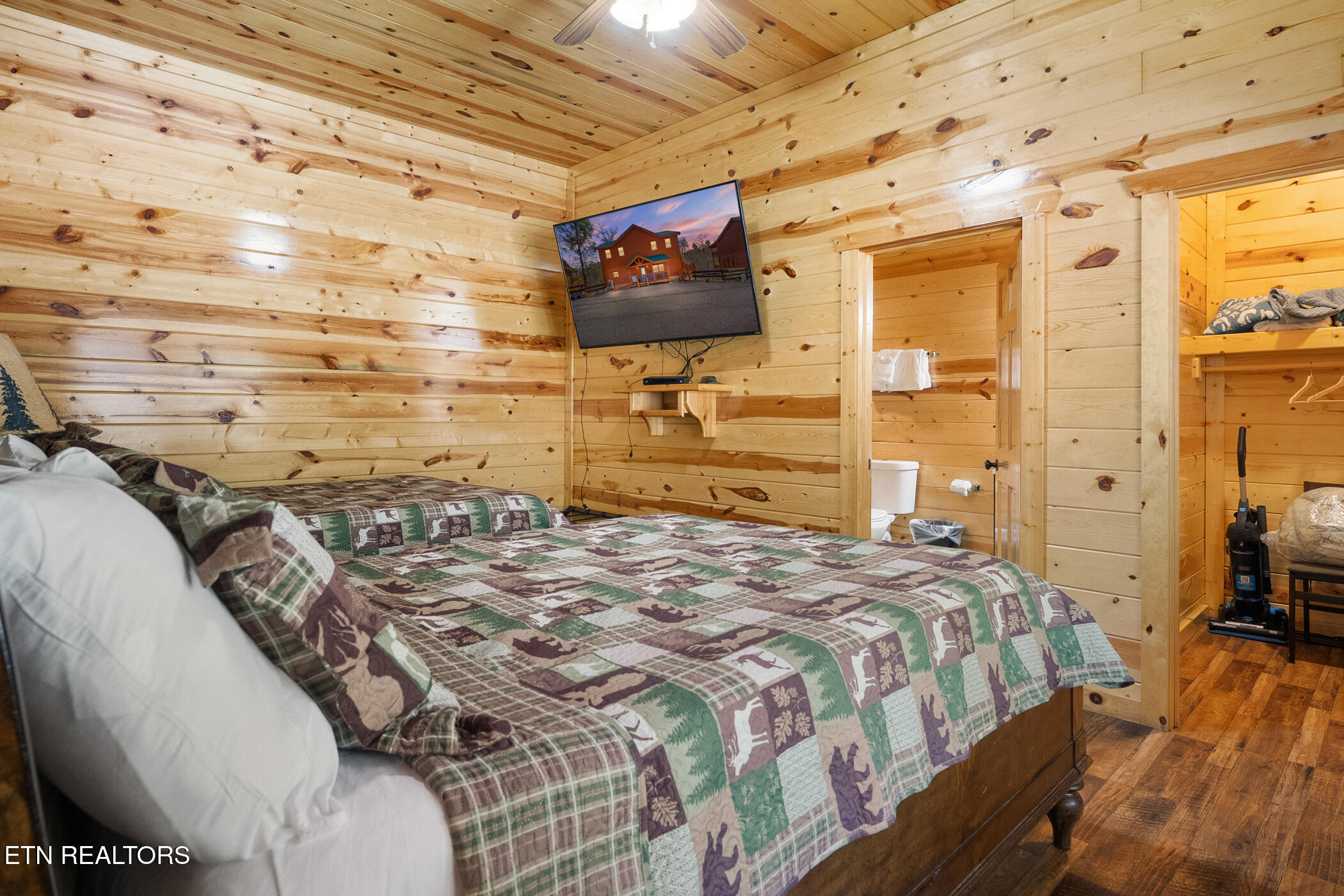 4355 Forest Ridge Way Pigeon Forge TN 37863