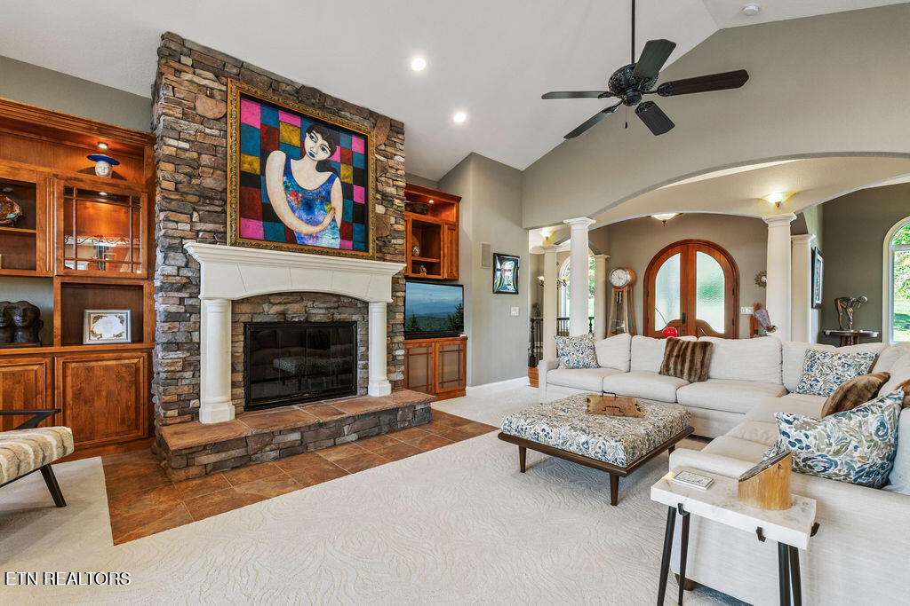 302 Shawnee View Loudon TN 37774