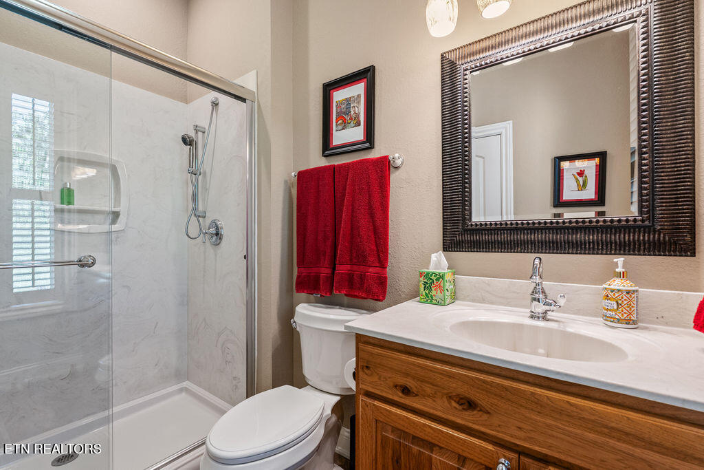 302 Shawnee View Loudon TN 37774