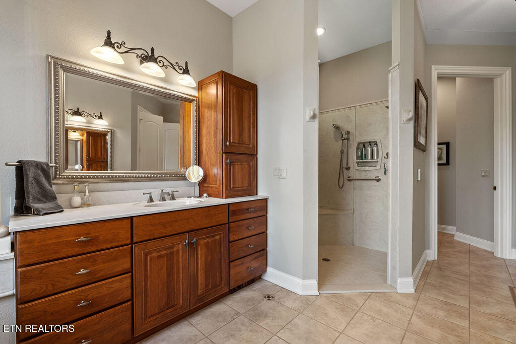 302 Shawnee View Loudon TN 37774