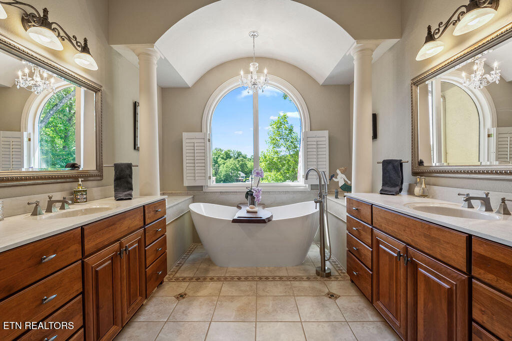 302 Shawnee View Loudon TN 37774
