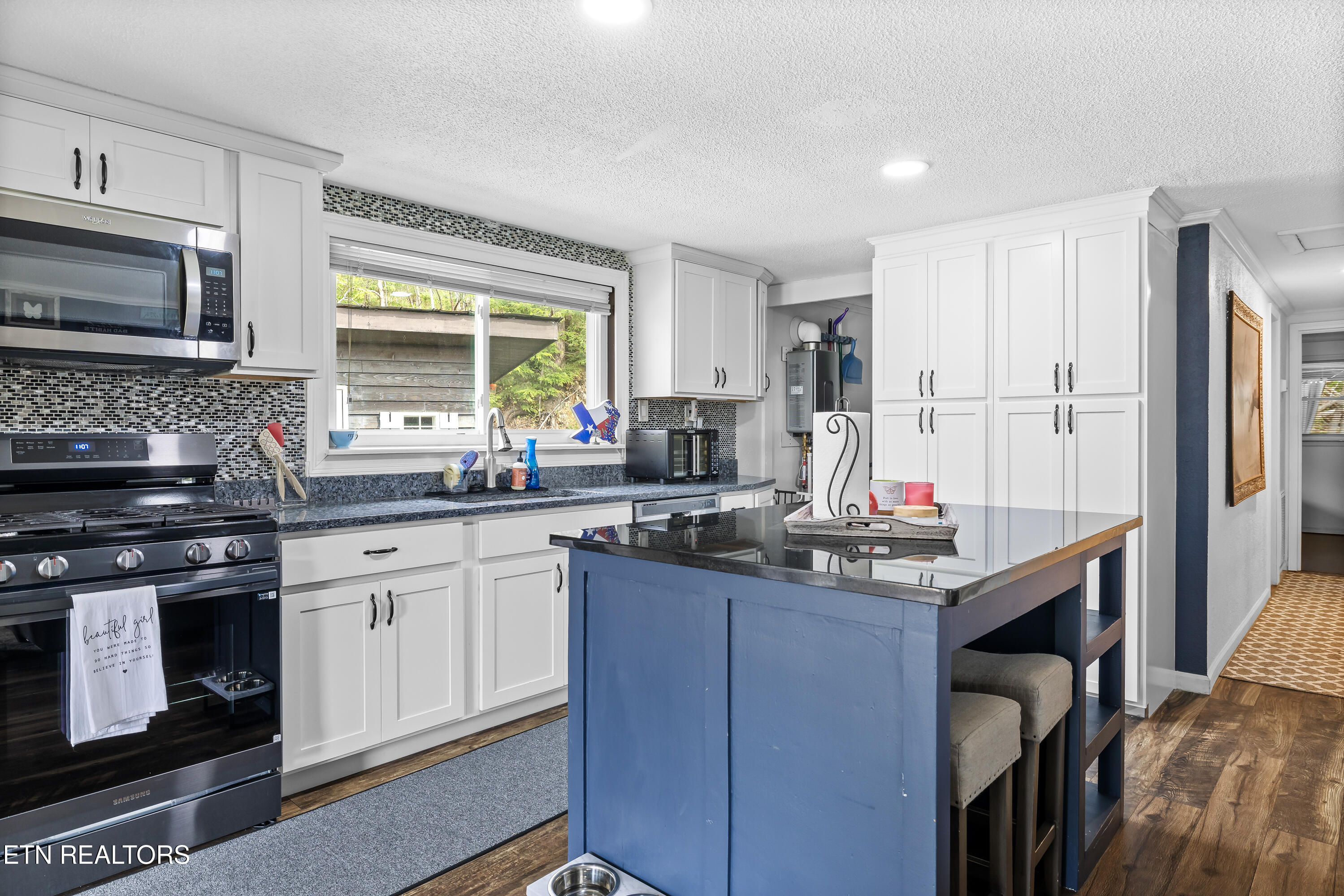 3881 Richardson Cove Road Sevierville TN 37876