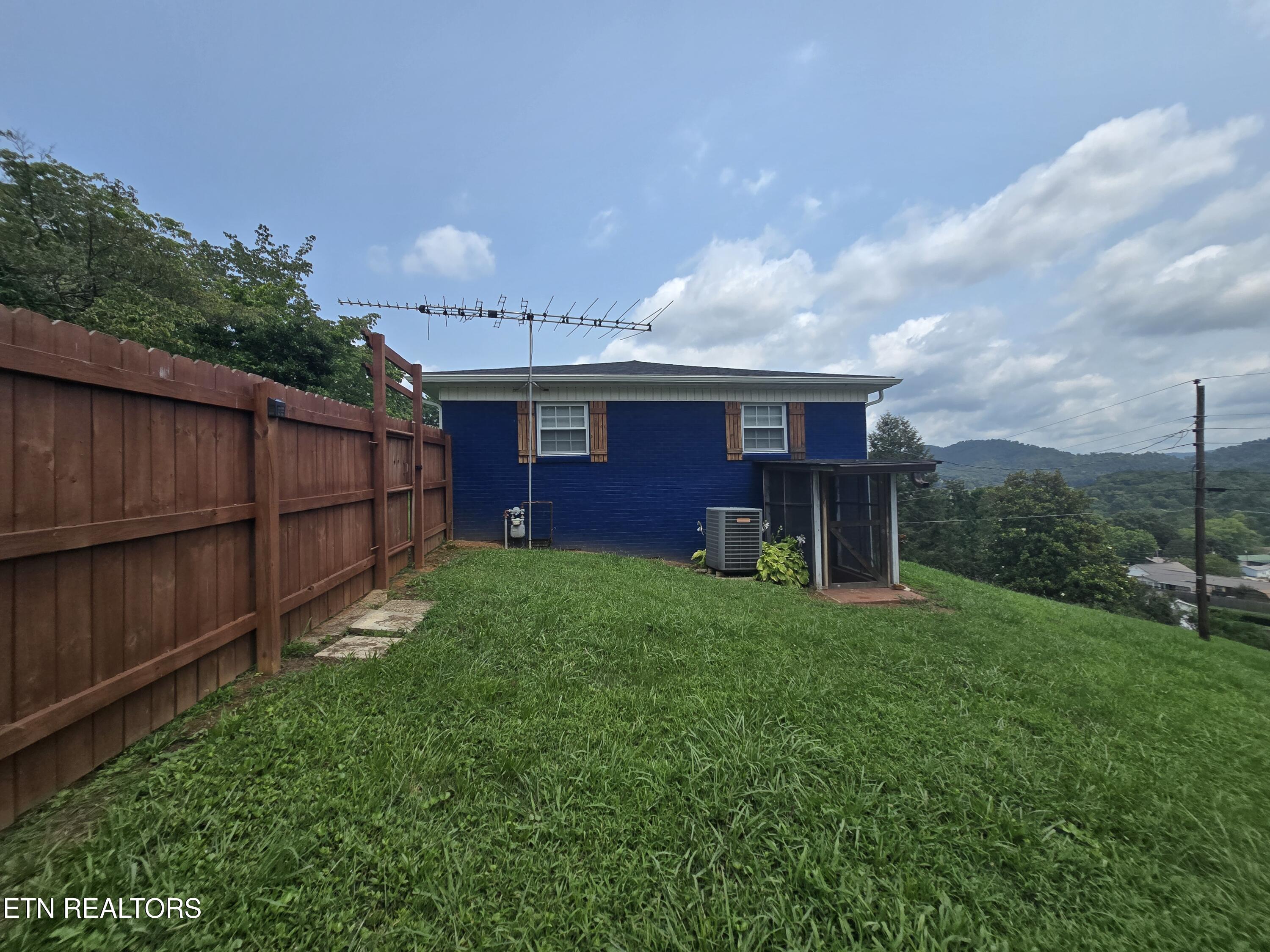 221 Rose Drive Tazewell TN 37879