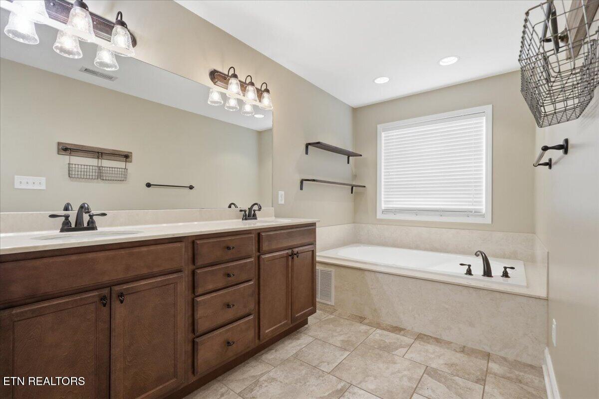 7025 Thomas Weaver Road Knoxville TN 37938