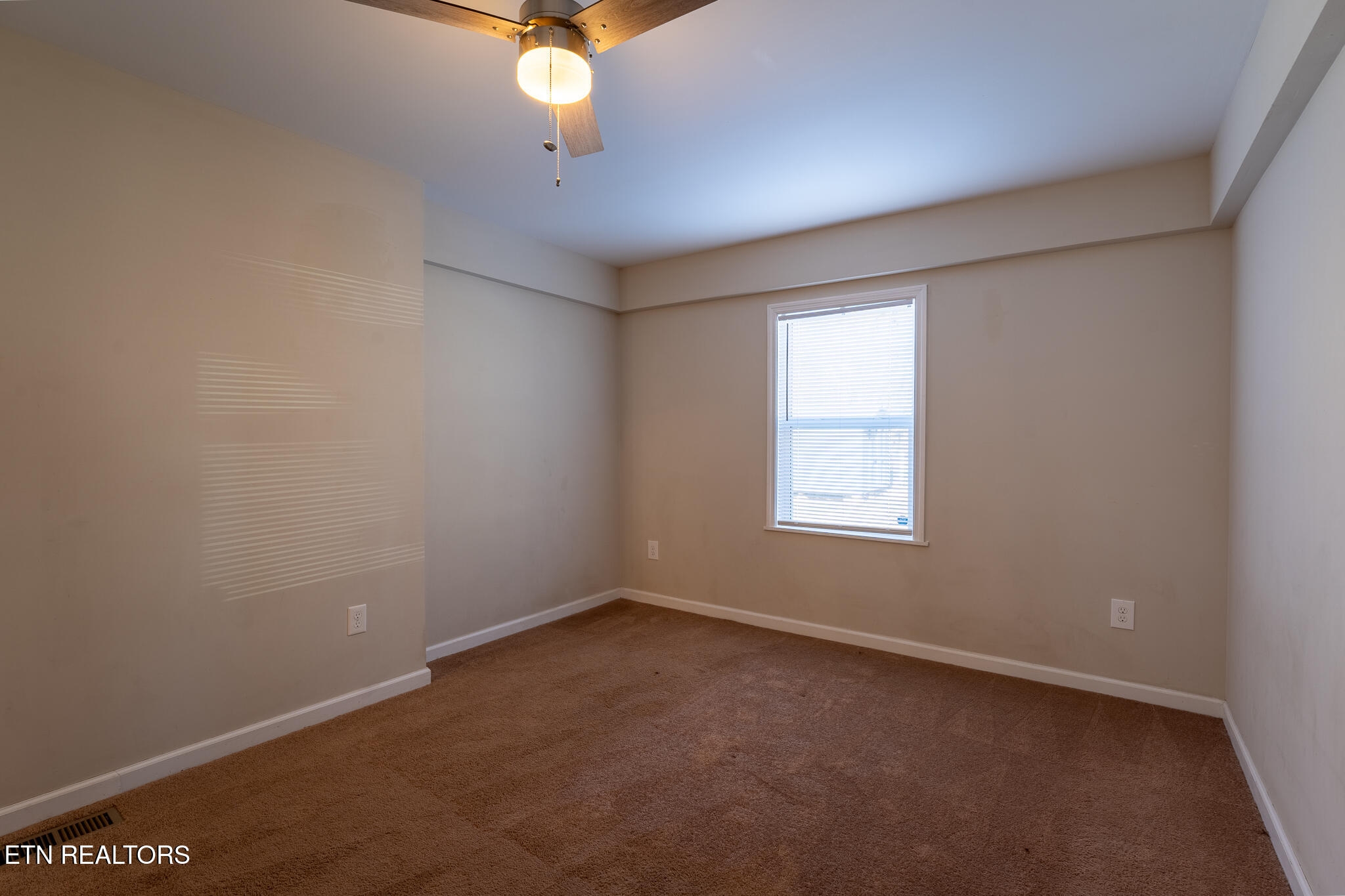 205 N 12th Street Lafollette TN 37766