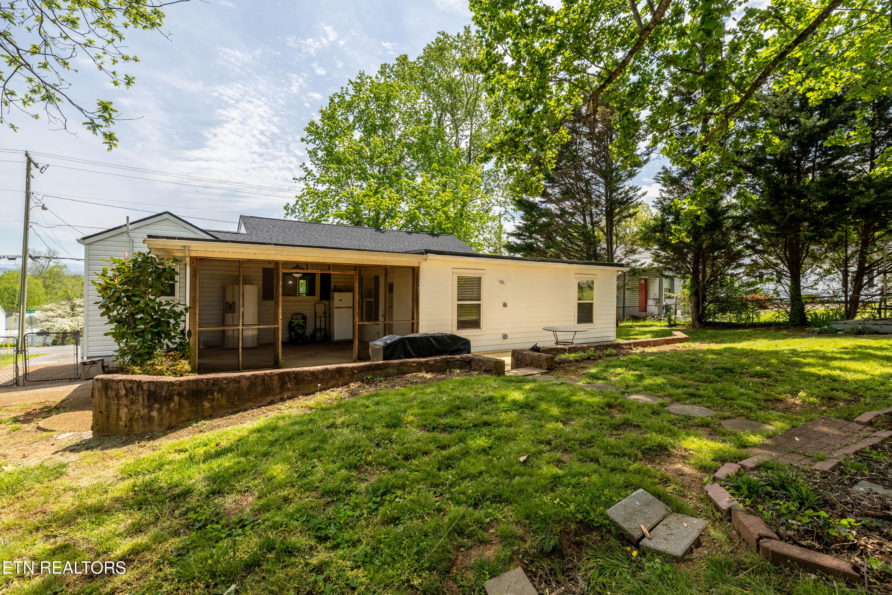 1309 Everette Avenue Maryville TN 37804