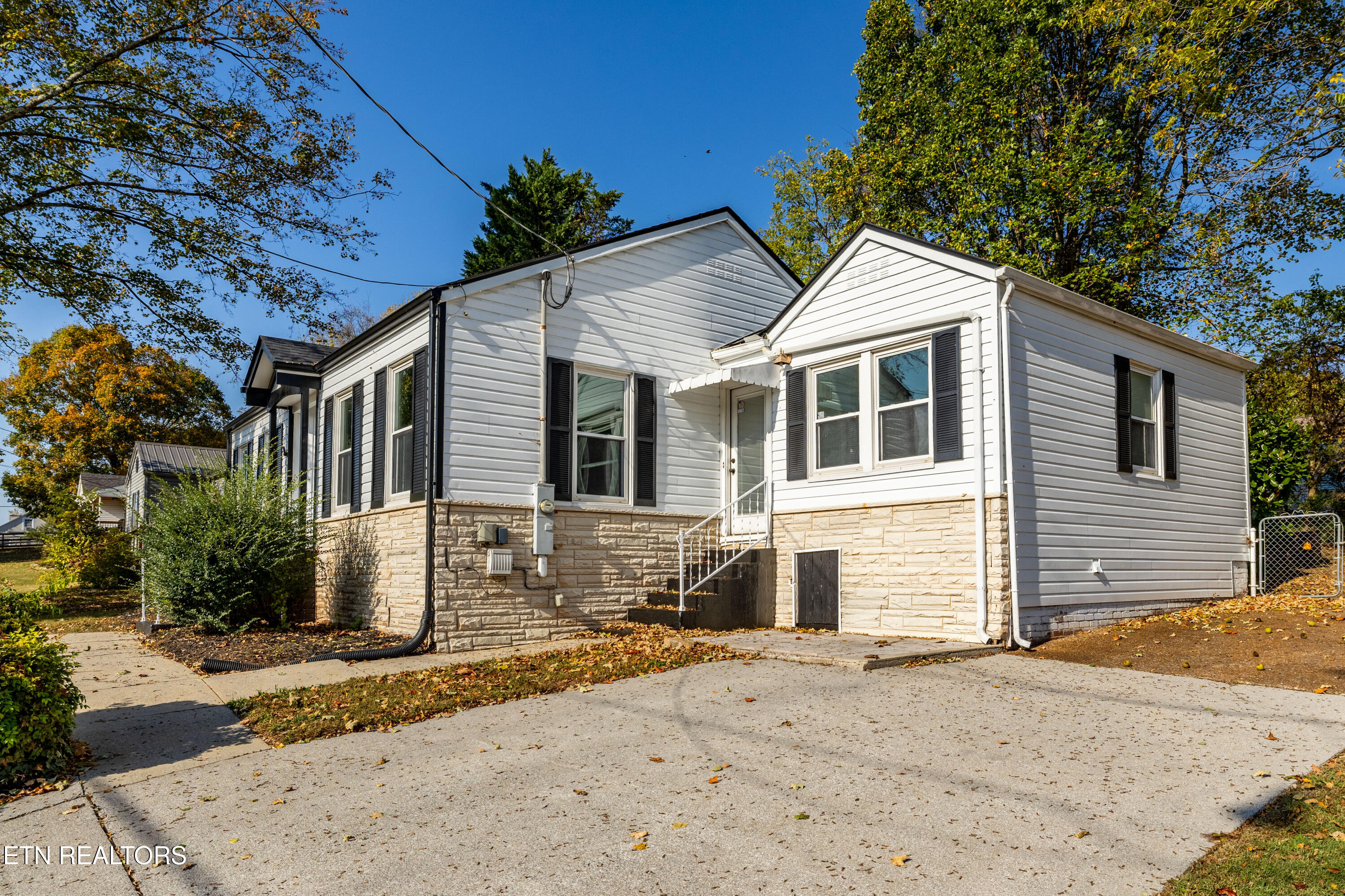 1309 Everette Avenue Maryville TN 37804