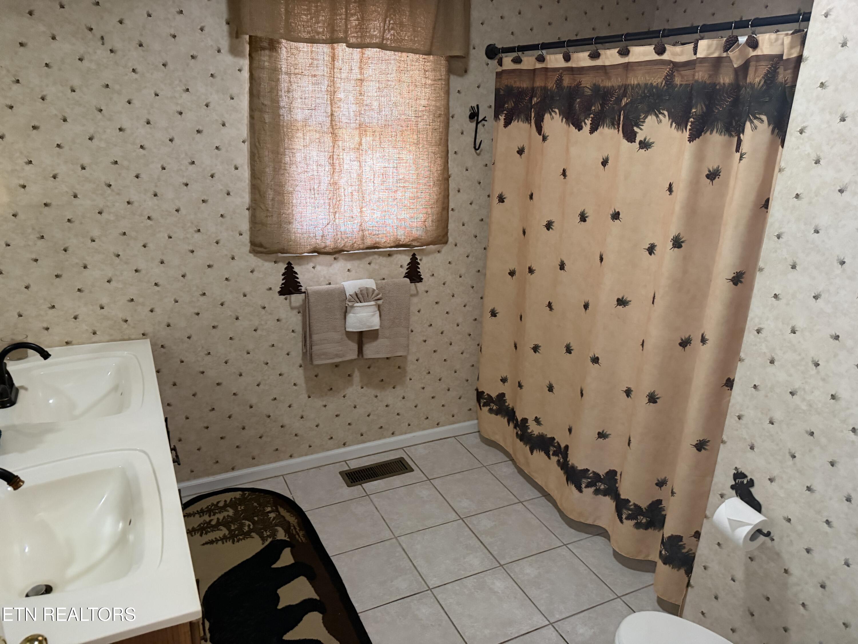 1001 Old Laurel Lane Sevierville TN 37876