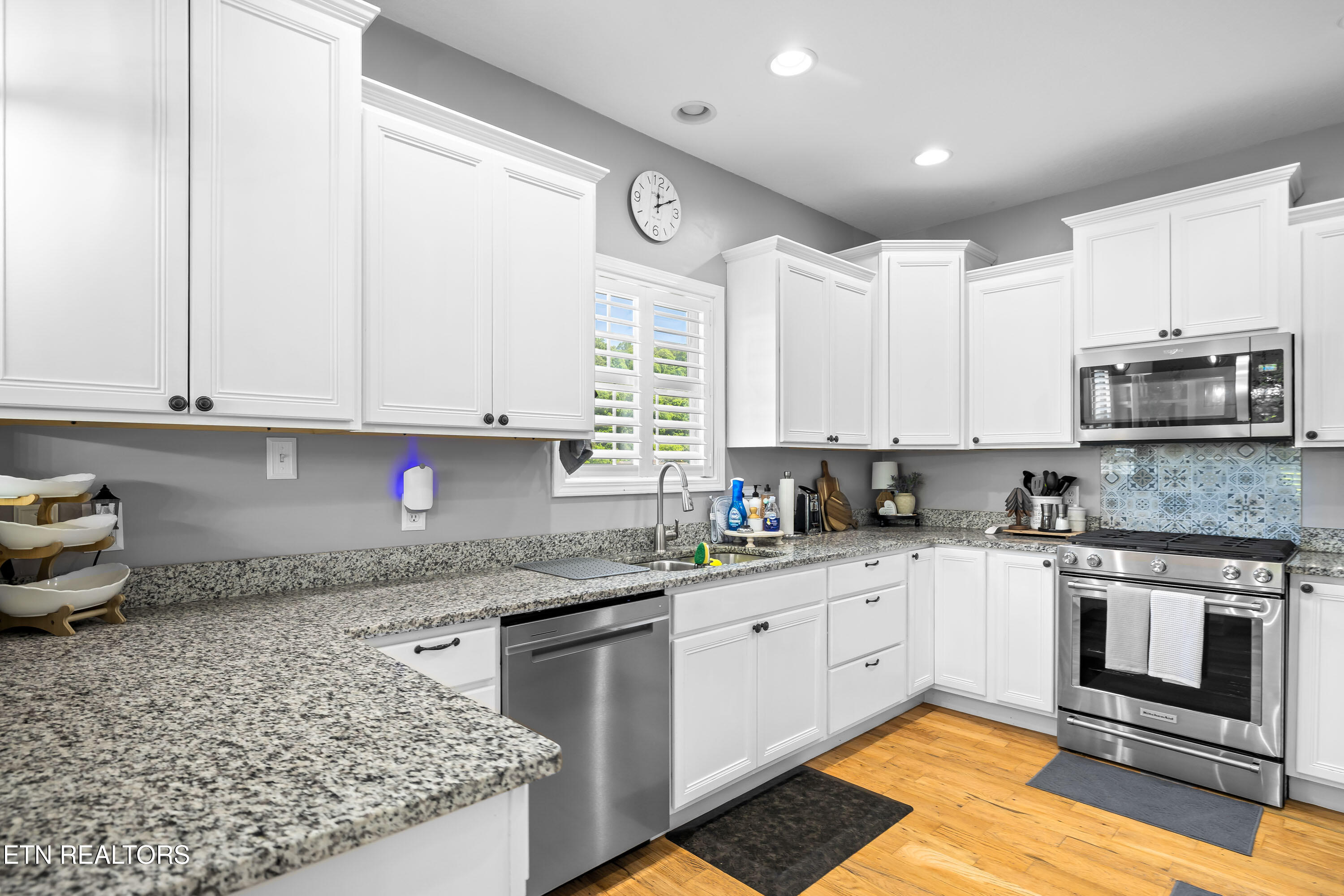 1363 River Run Circle Sevierville TN 37876