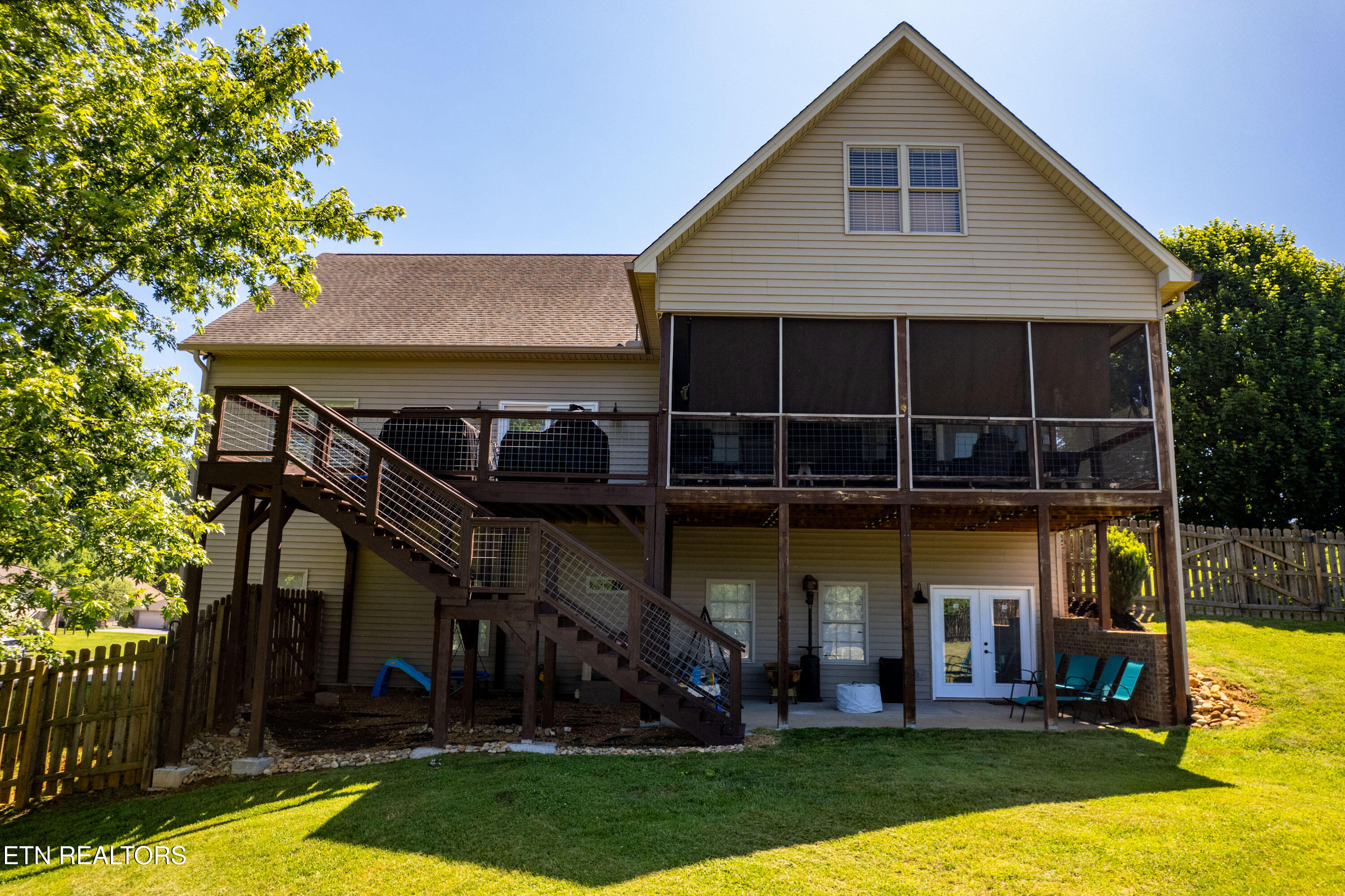 1363 River Run Circle Sevierville TN 37876