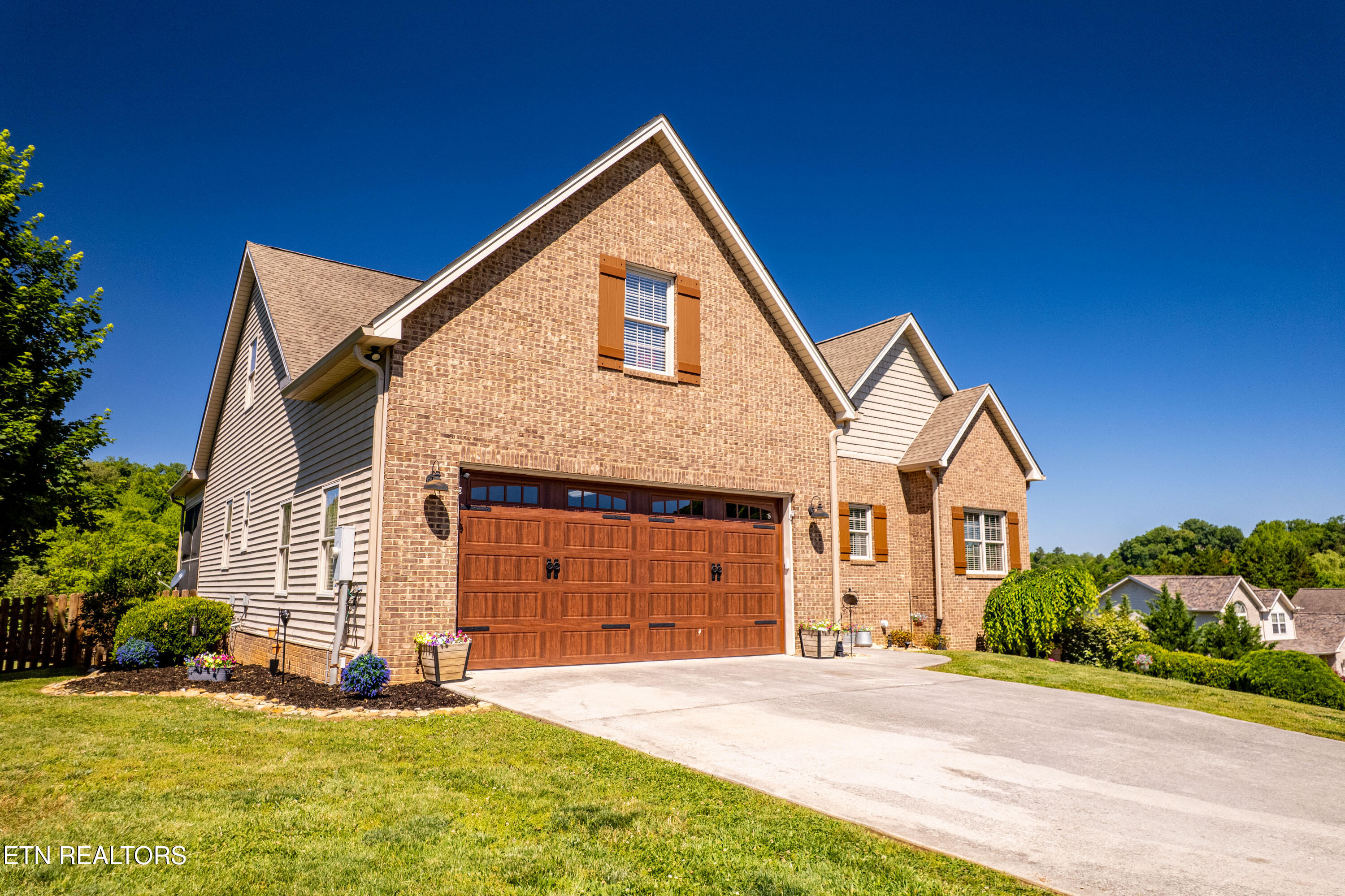 1363 River Run Circle Sevierville TN 37876