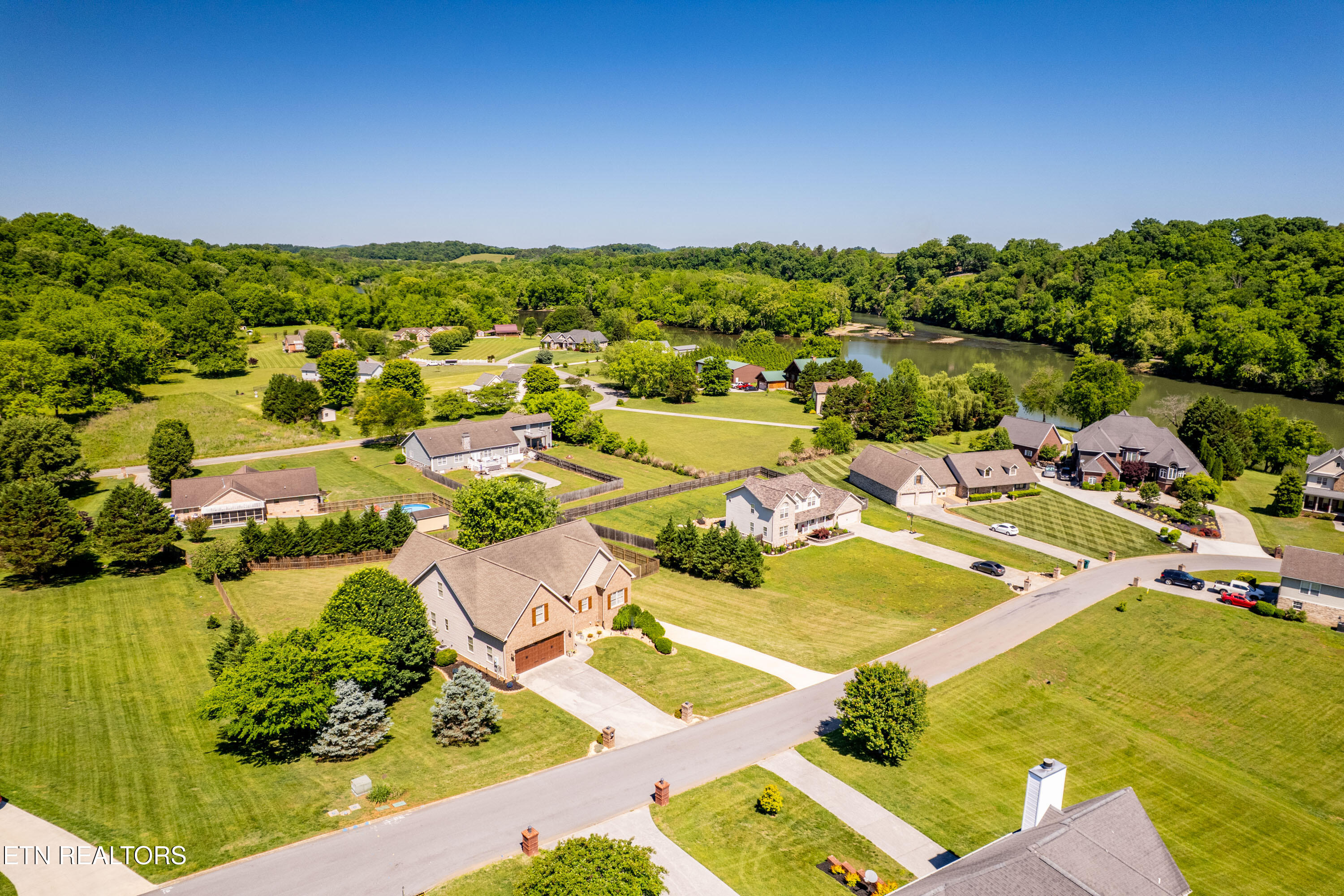1363 River Run Circle Sevierville TN 37876