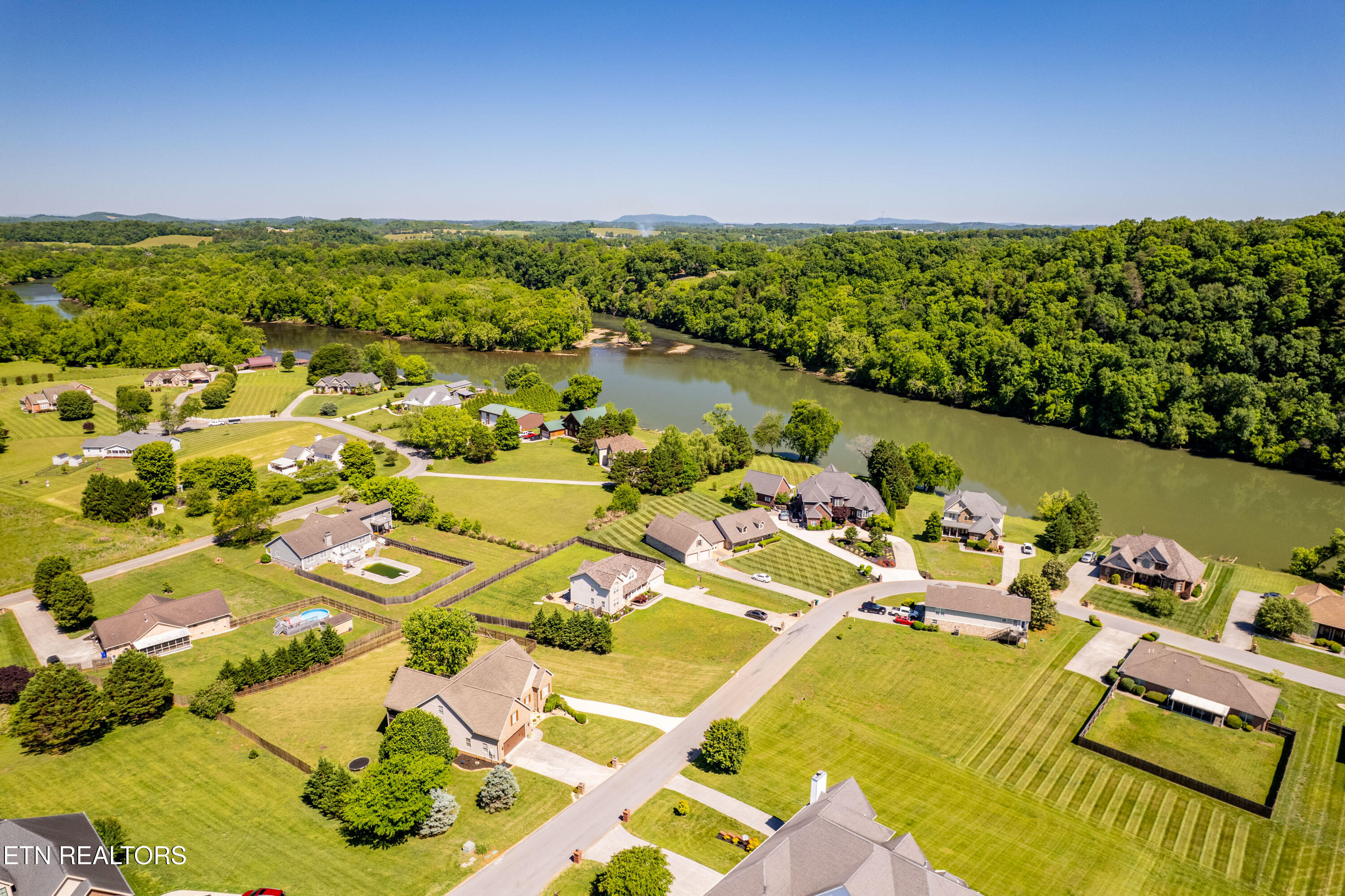 1363 River Run Circle Sevierville TN 37876
