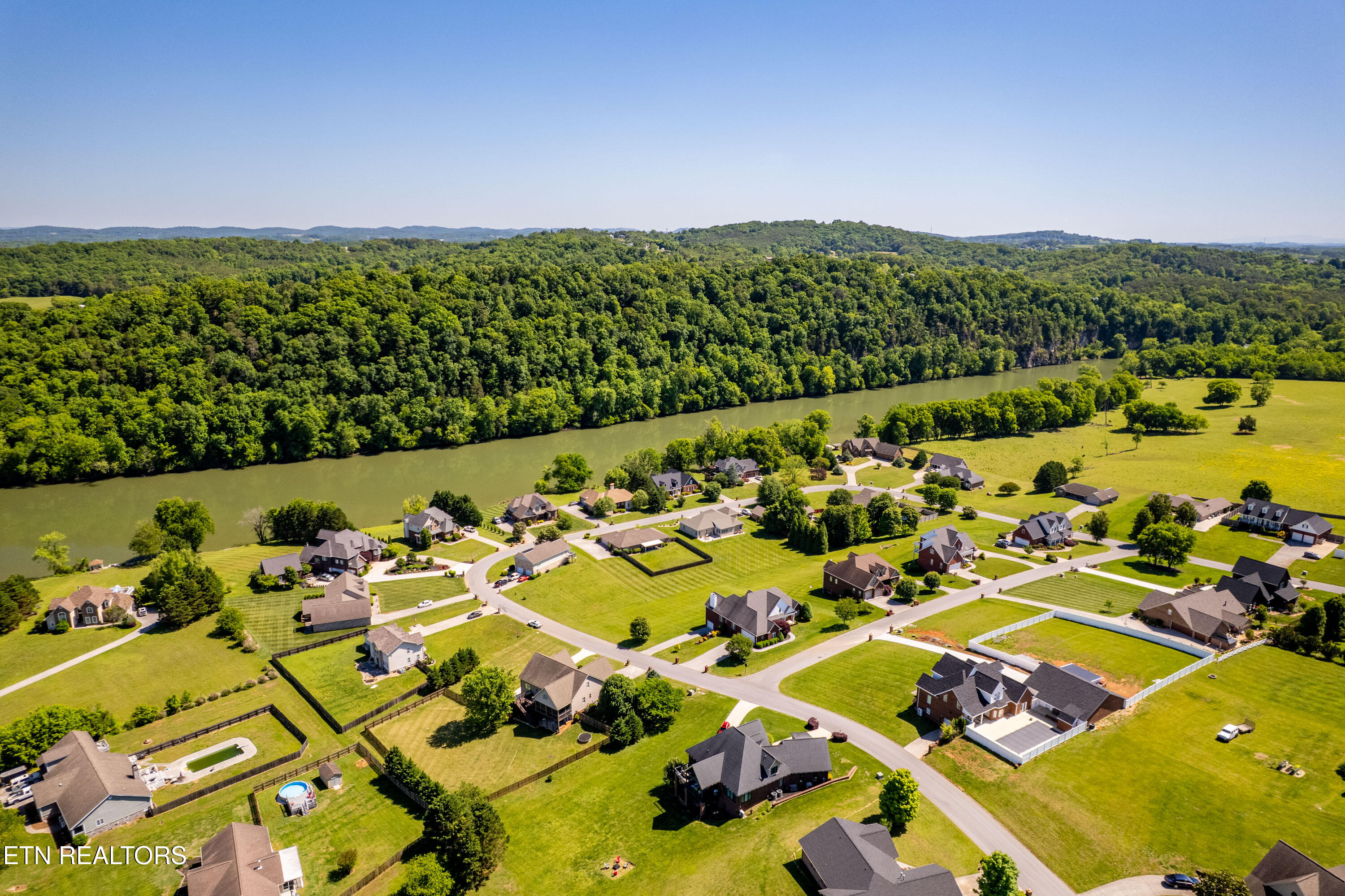 1363 River Run Circle Sevierville TN 37876