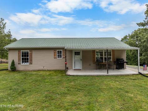 415 Mcghee Lane Jacksboro TN 37757