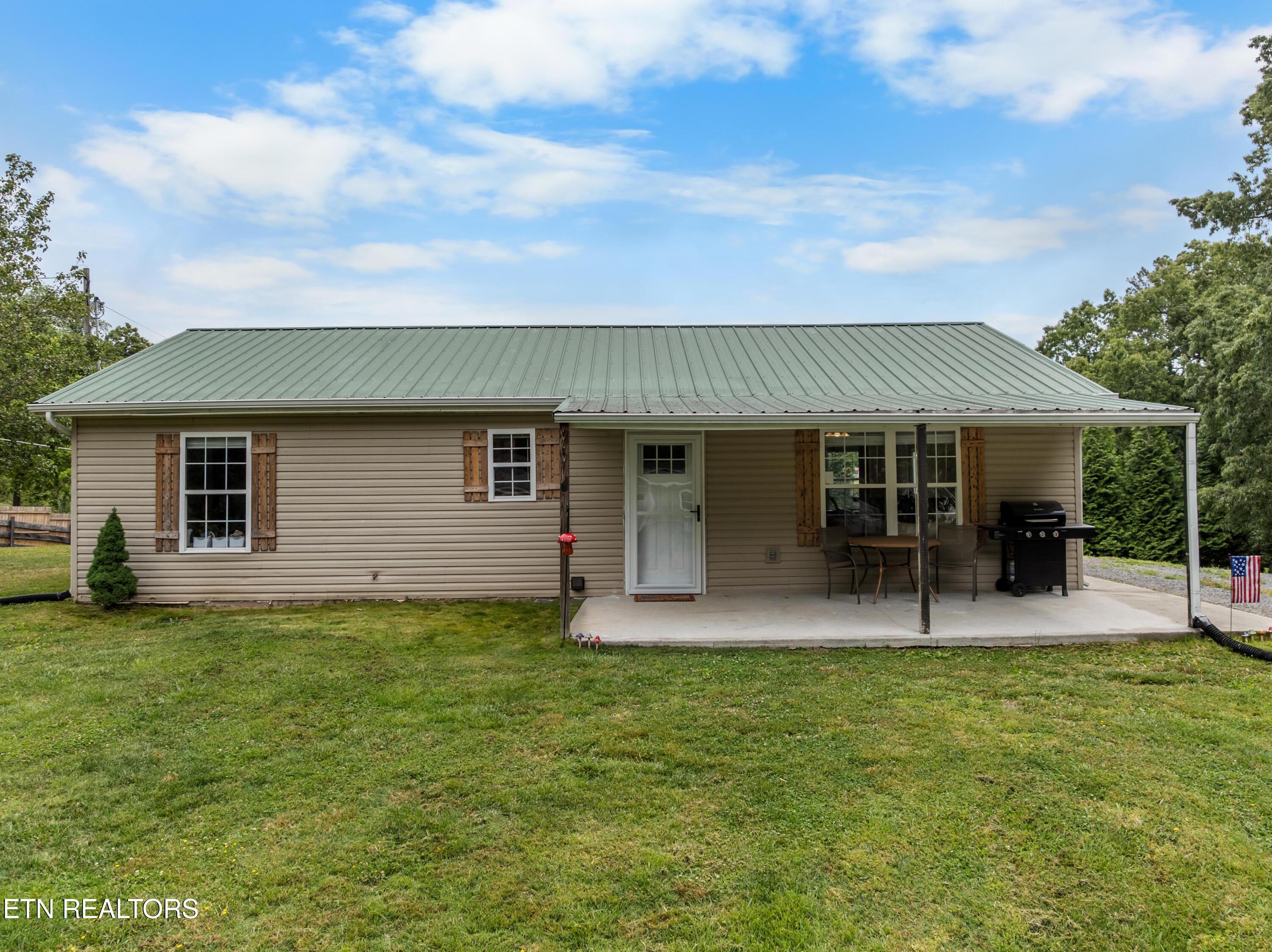 415 Mcghee Lane Jacksboro TN 37757