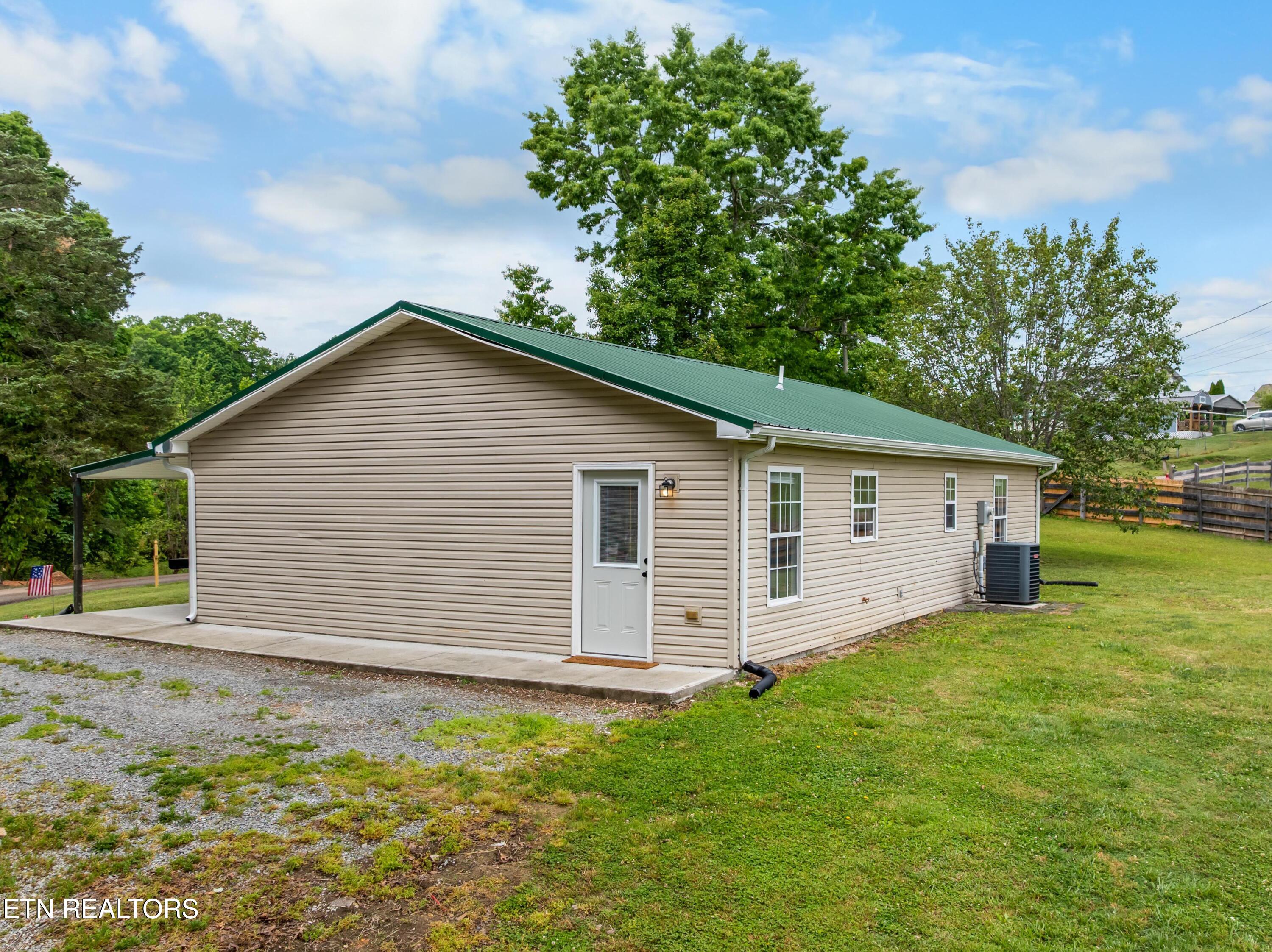 415 Mcghee Lane Jacksboro TN 37757