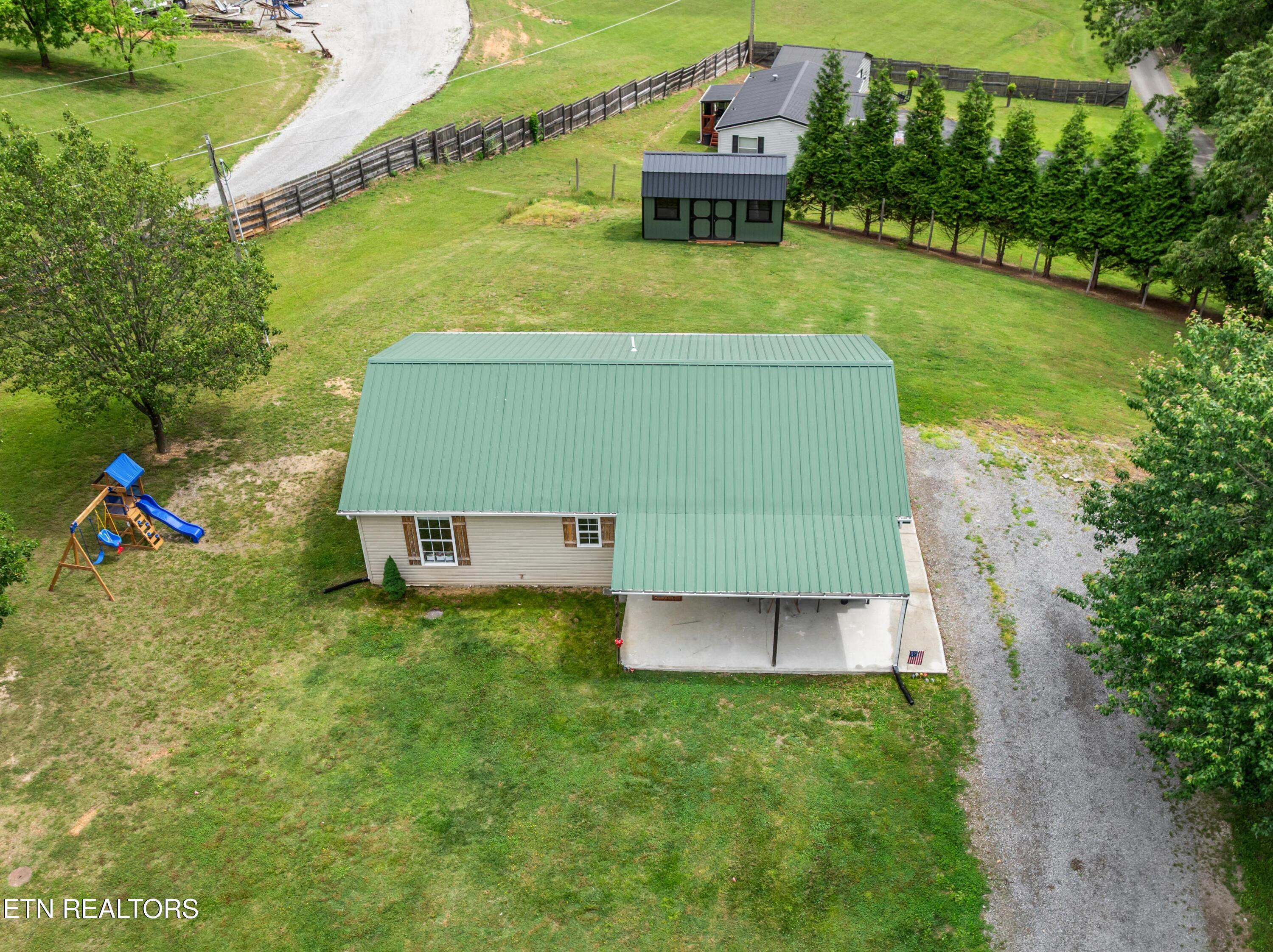 415 Mcghee Lane Jacksboro TN 37757
