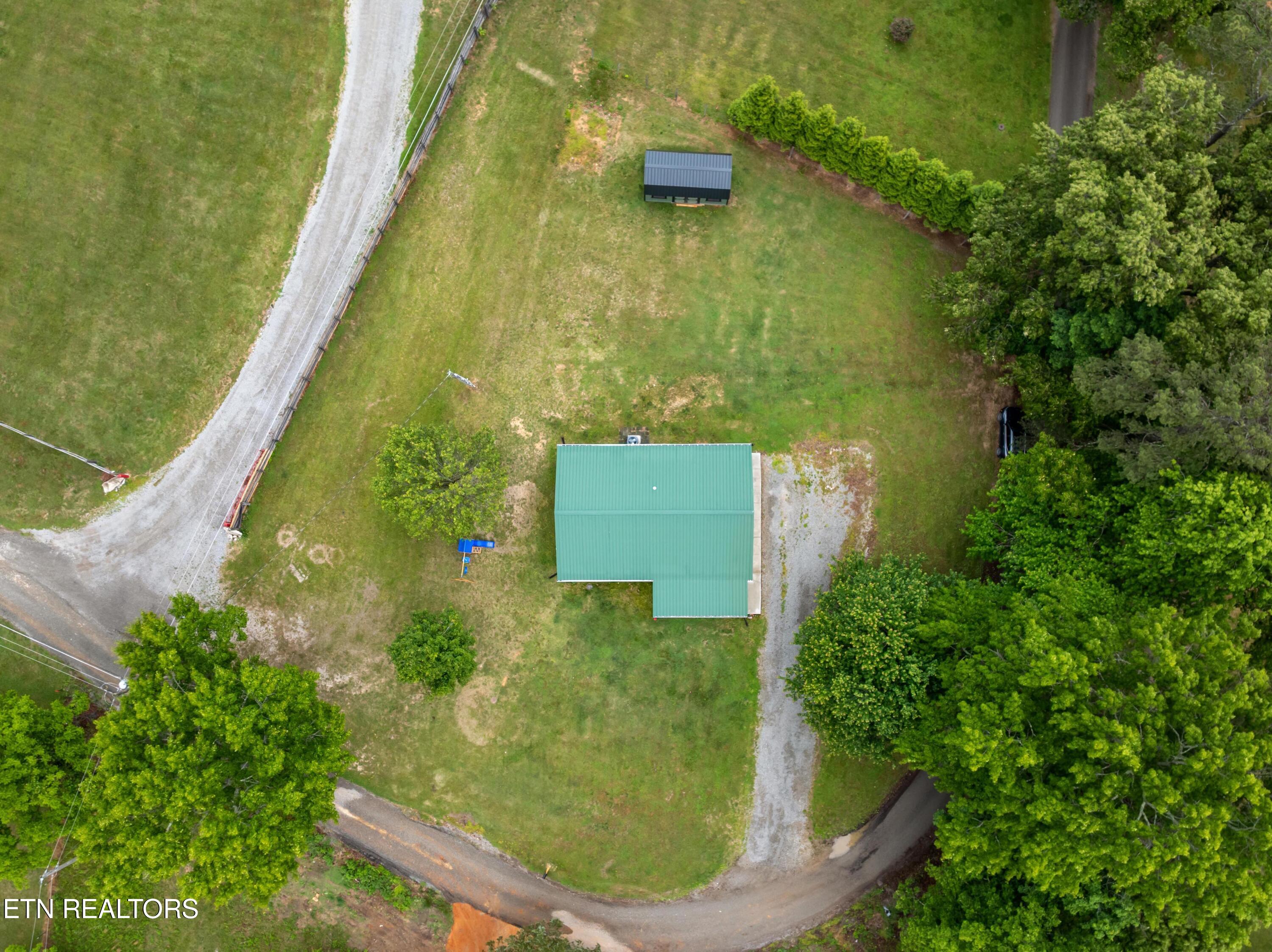 415 Mcghee Lane Jacksboro TN 37757