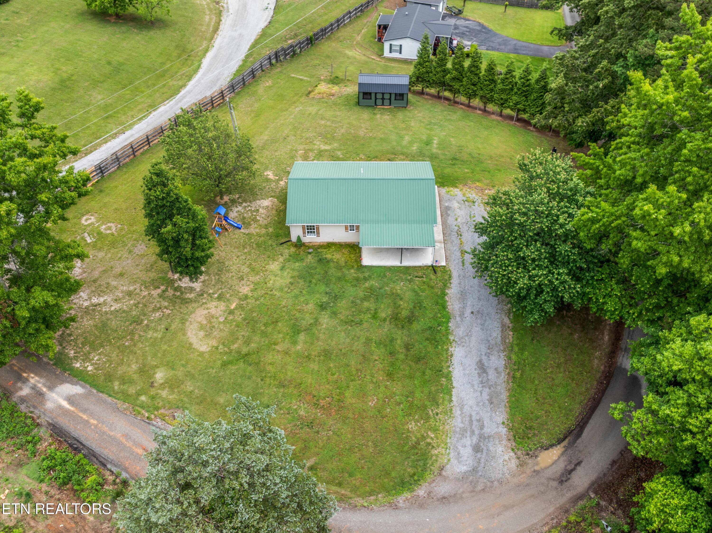 415 Mcghee Lane Jacksboro TN 37757