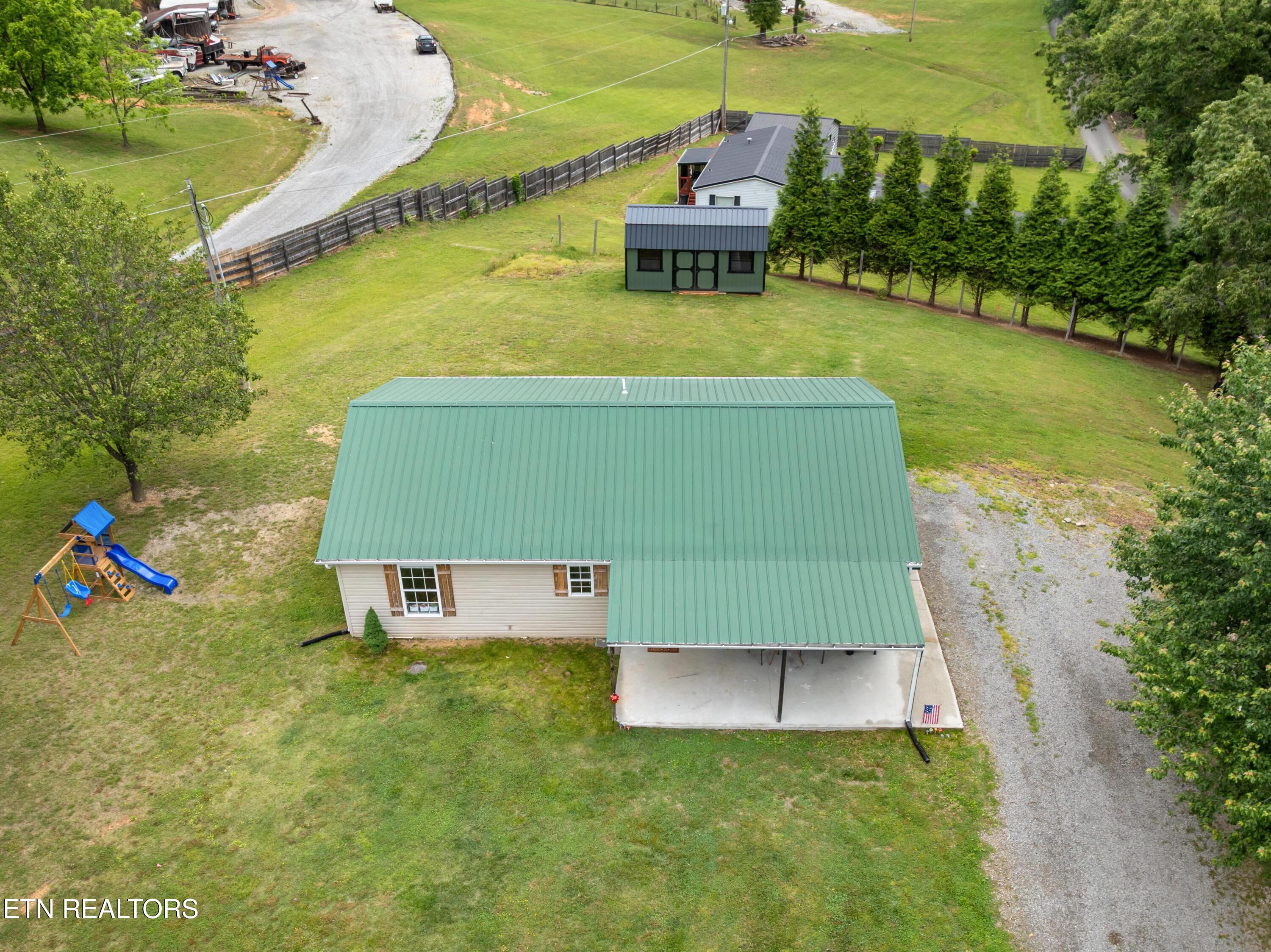 415 Mcghee Lane Jacksboro TN 37757