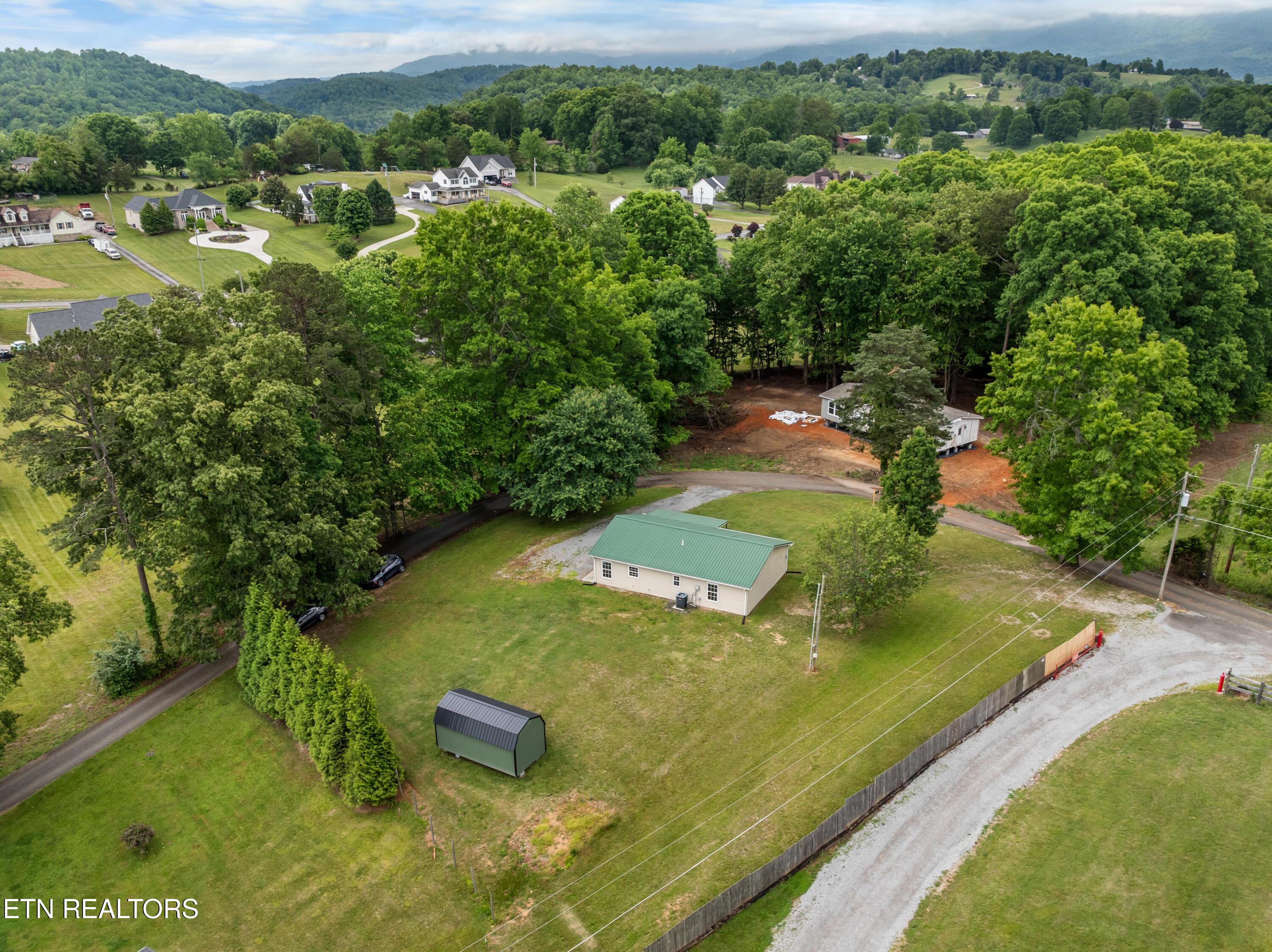 415 Mcghee Lane Jacksboro TN 37757