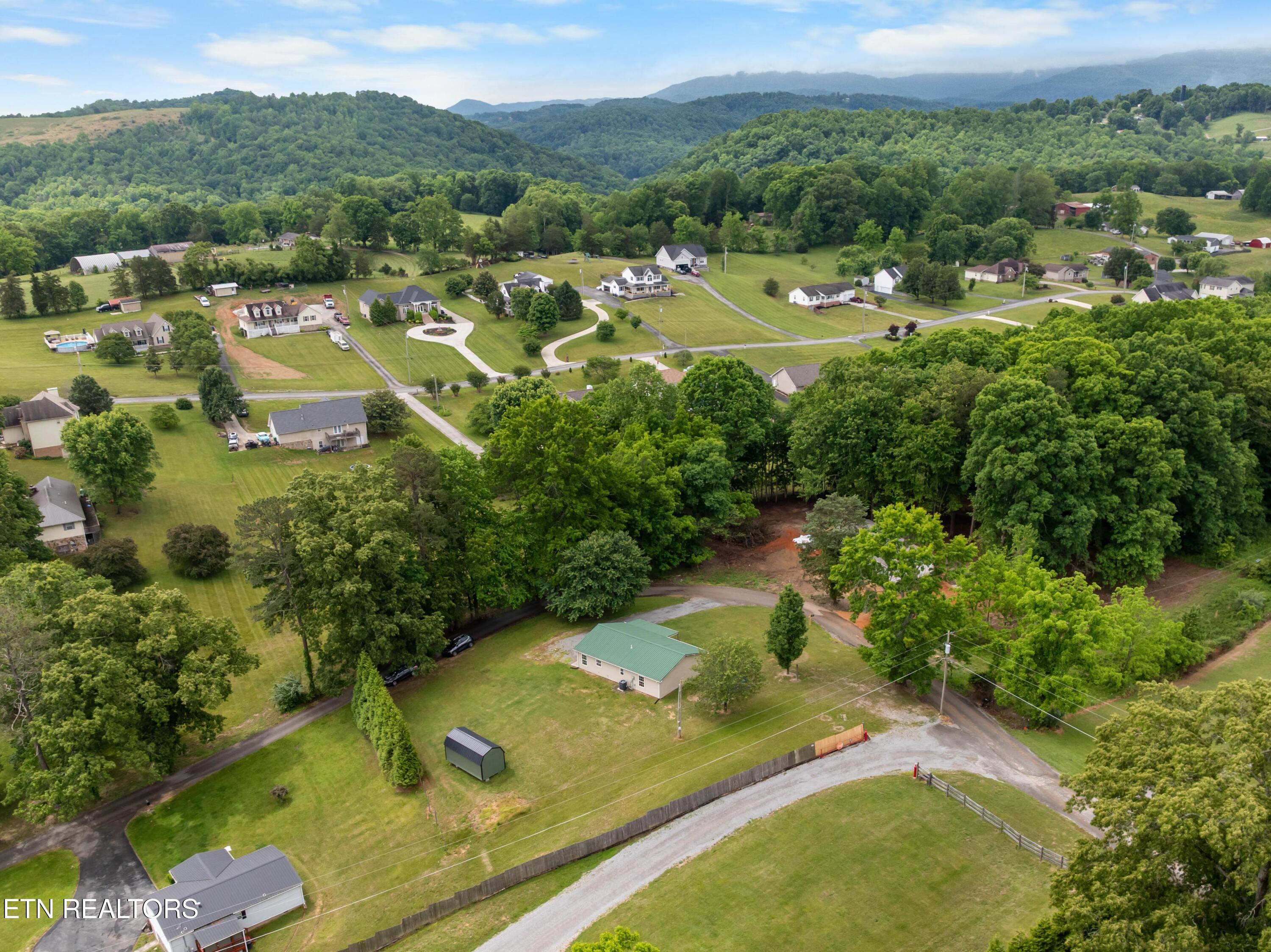415 Mcghee Lane Jacksboro TN 37757