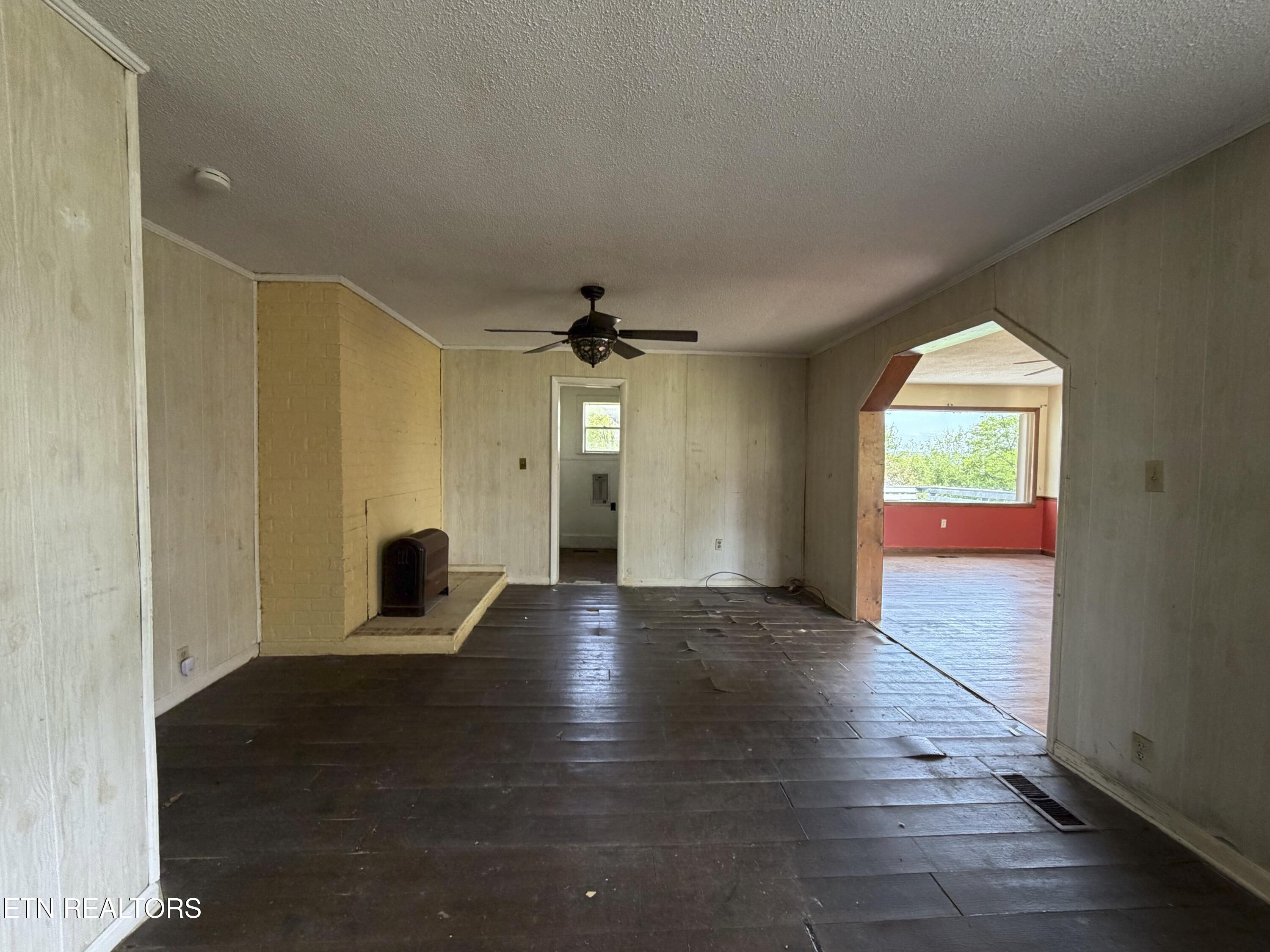 2011 Chestnut Street Sweetwater TN 37874