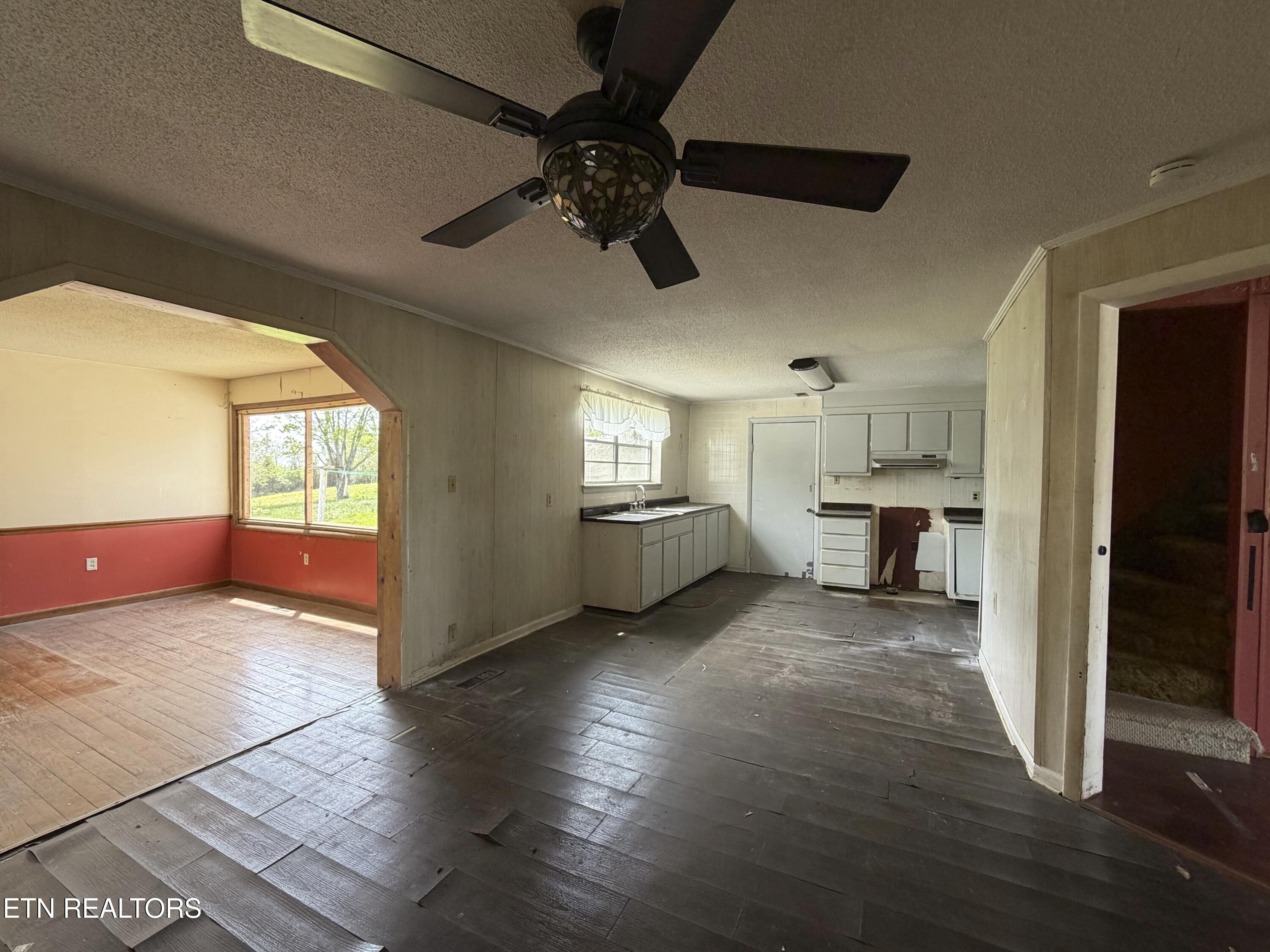 2011 Chestnut Street Sweetwater TN 37874
