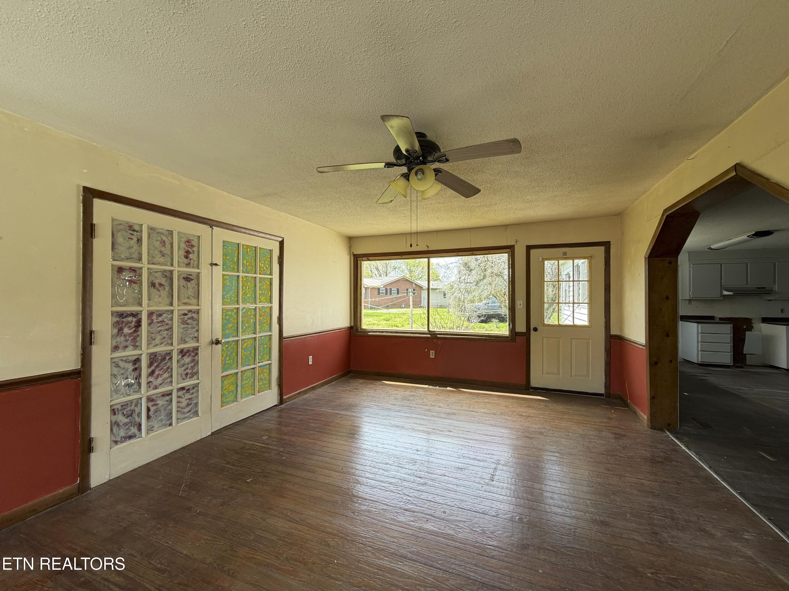 2011 Chestnut Street Sweetwater TN 37874