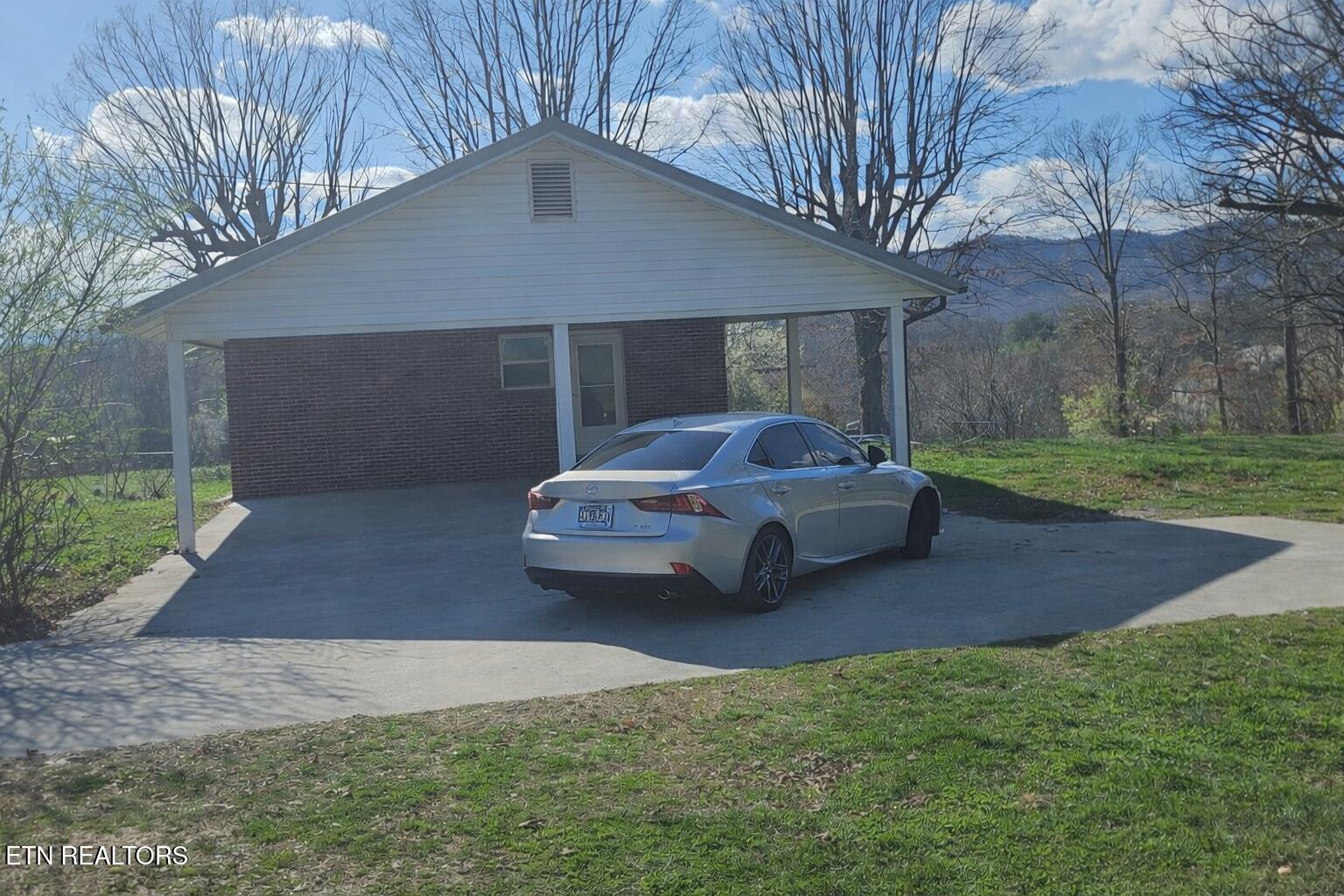 181 Camp Ridge Road Lafollette TN 37766
