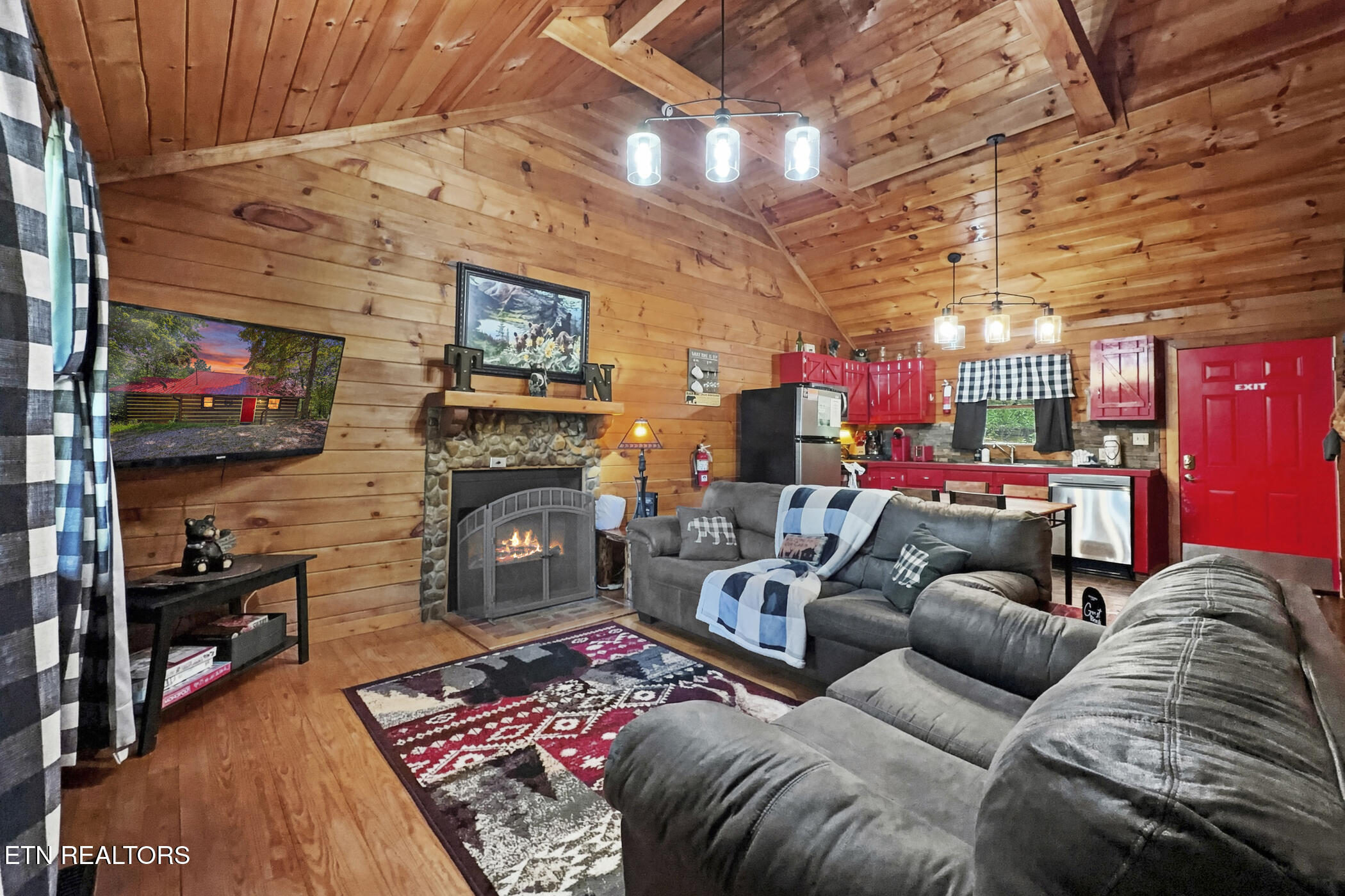 1935 Sb Ogle Lane Sevierville TN 37876