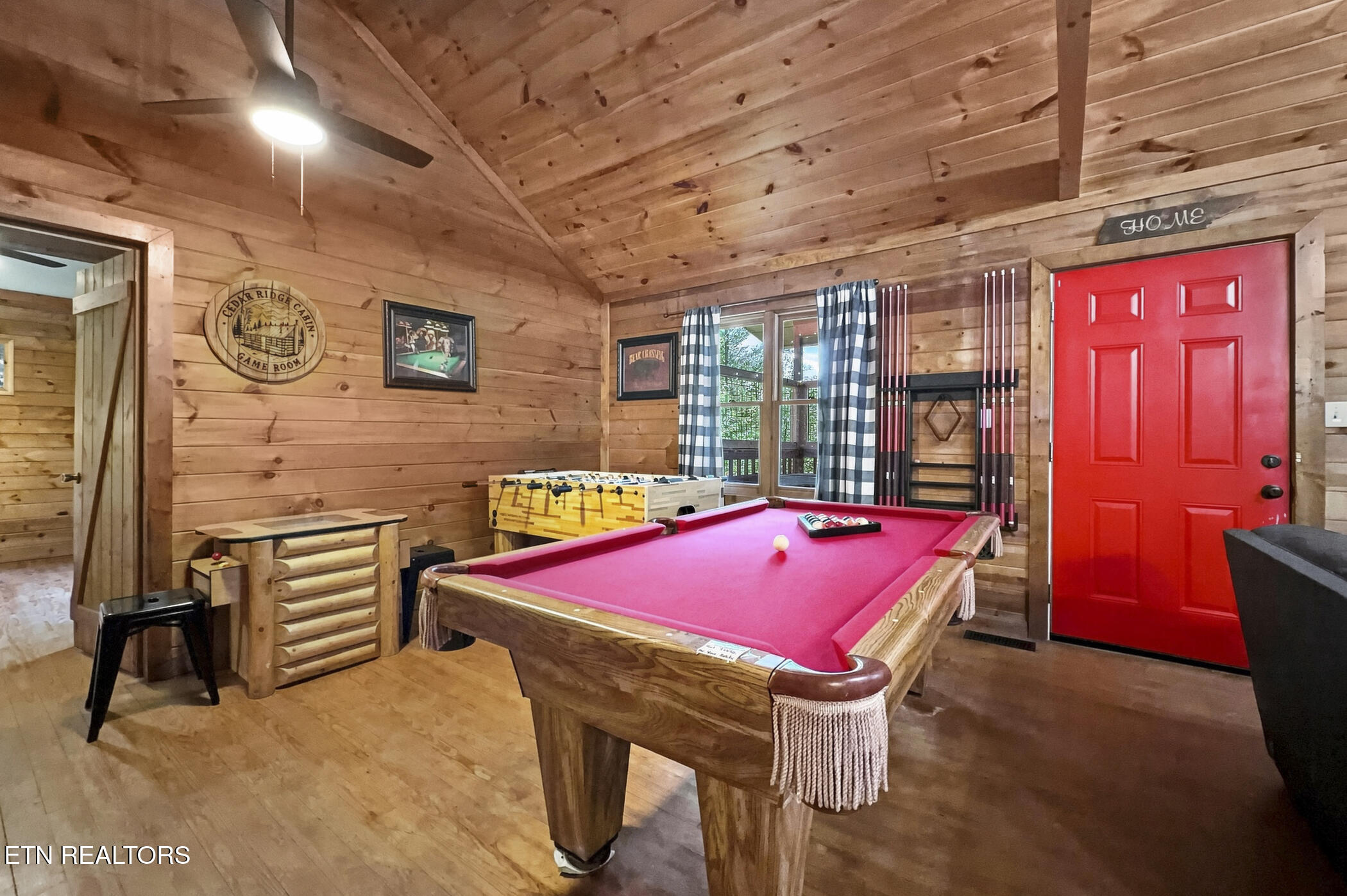 1935 Sb Ogle Lane Sevierville TN 37876