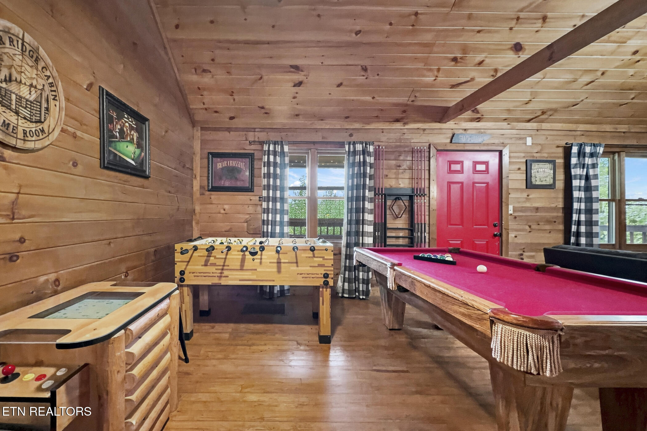 1935 Sb Ogle Lane Sevierville TN 37876