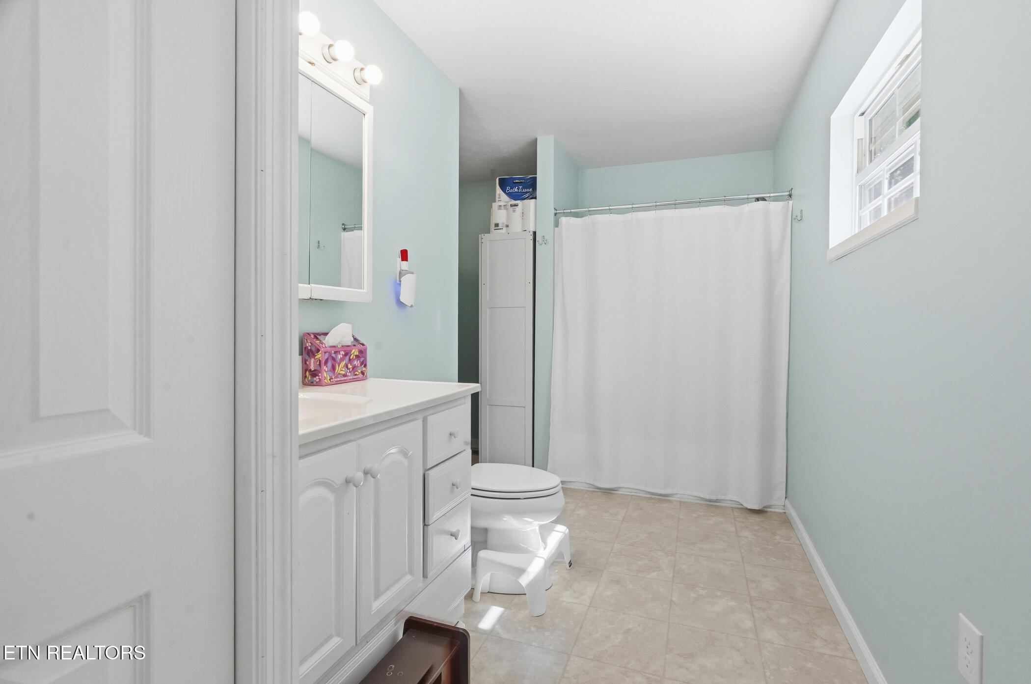 603 S Lake Drive Oneida TN 37841