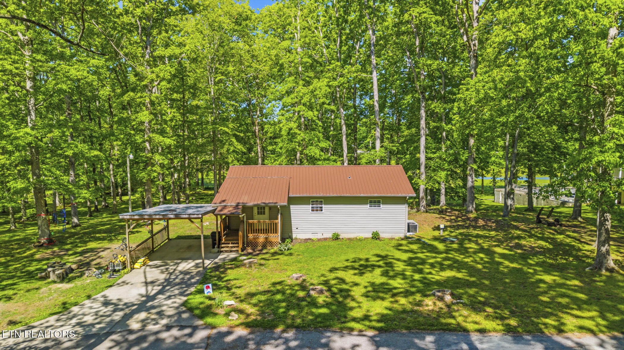 603 S Lake Drive Oneida TN 37841