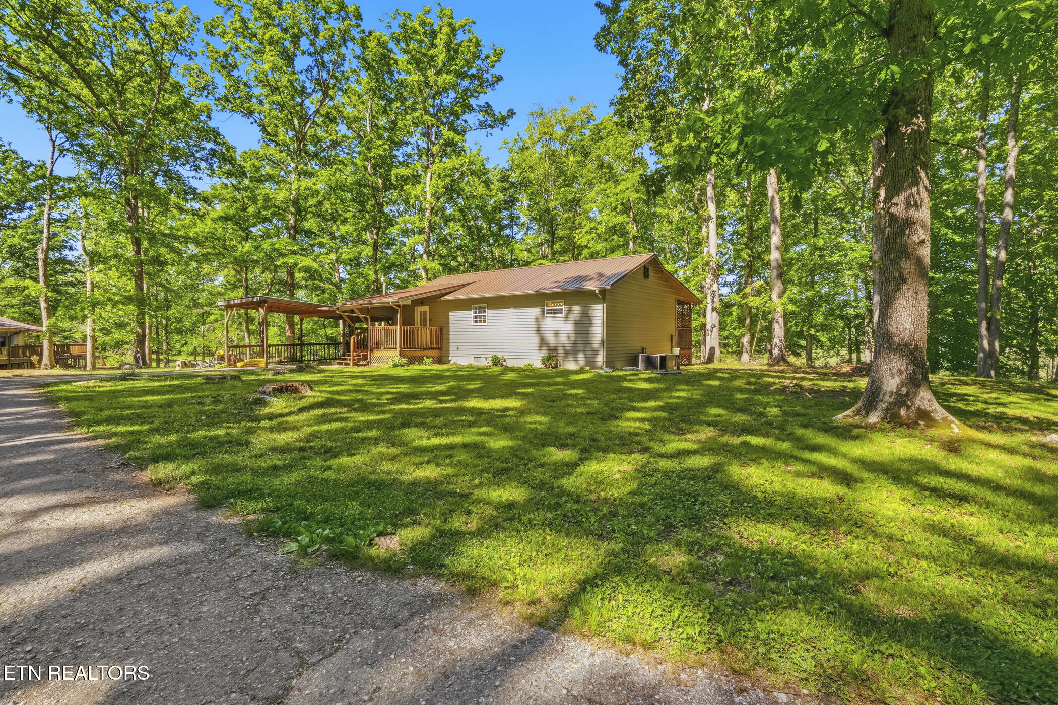 603 S Lake Drive Oneida TN 37841