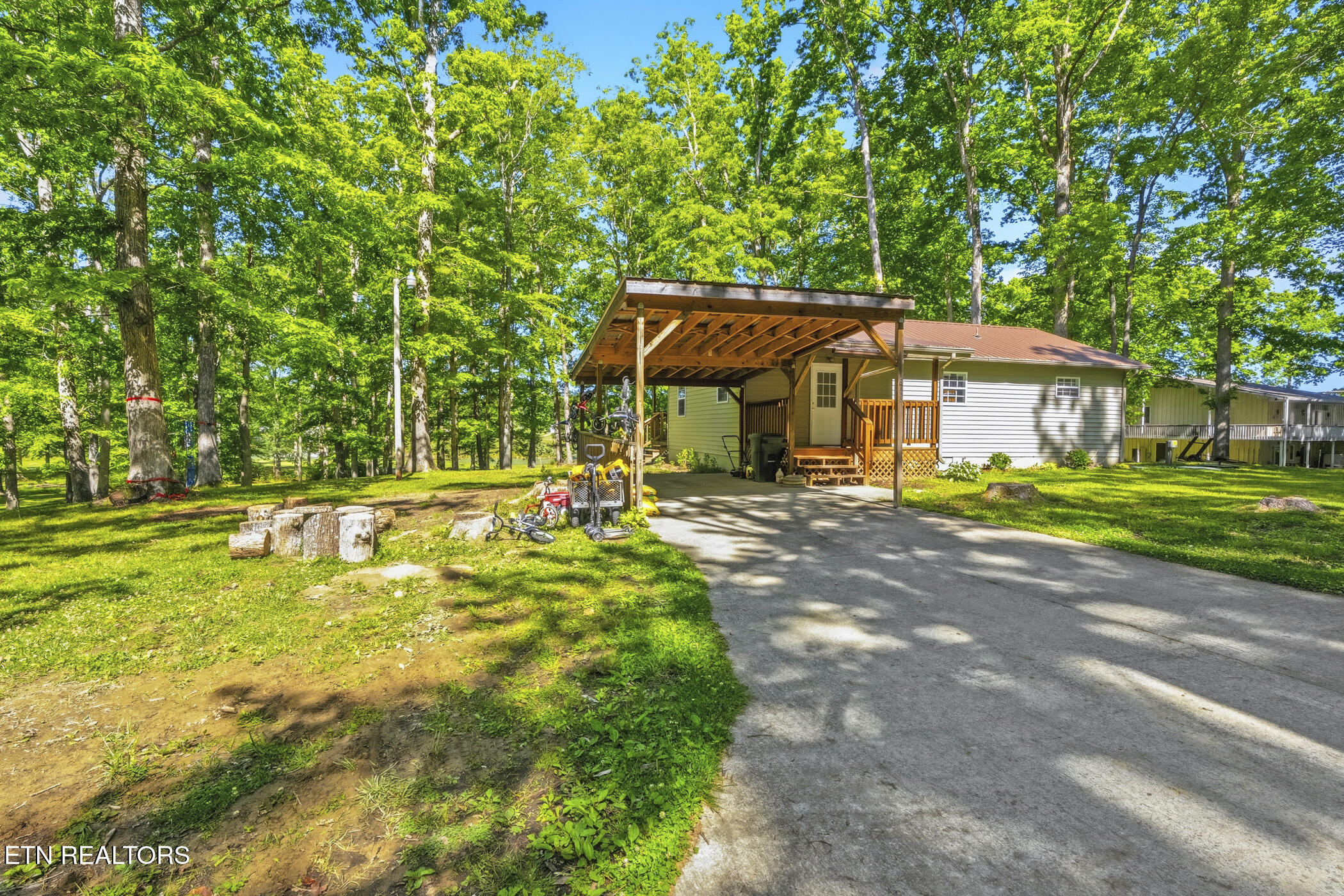 603 S Lake Drive Oneida TN 37841