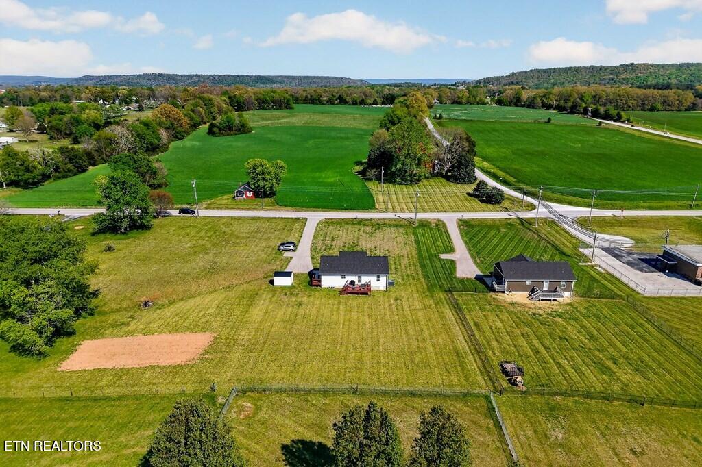 8664 Old Kentucky Road Sparta TN 38583