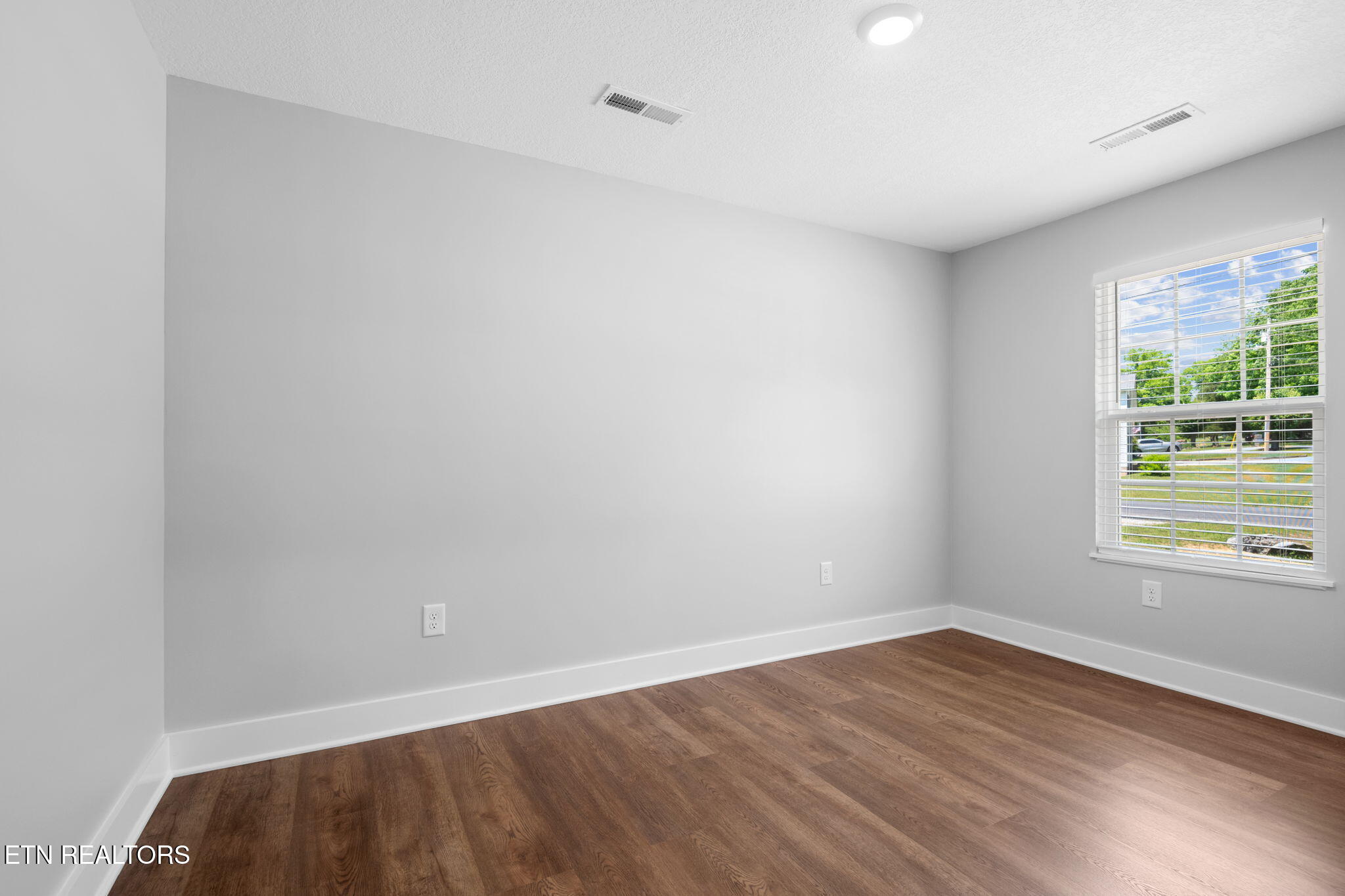 212 Doe Run Boulevard Clinton TN 37716