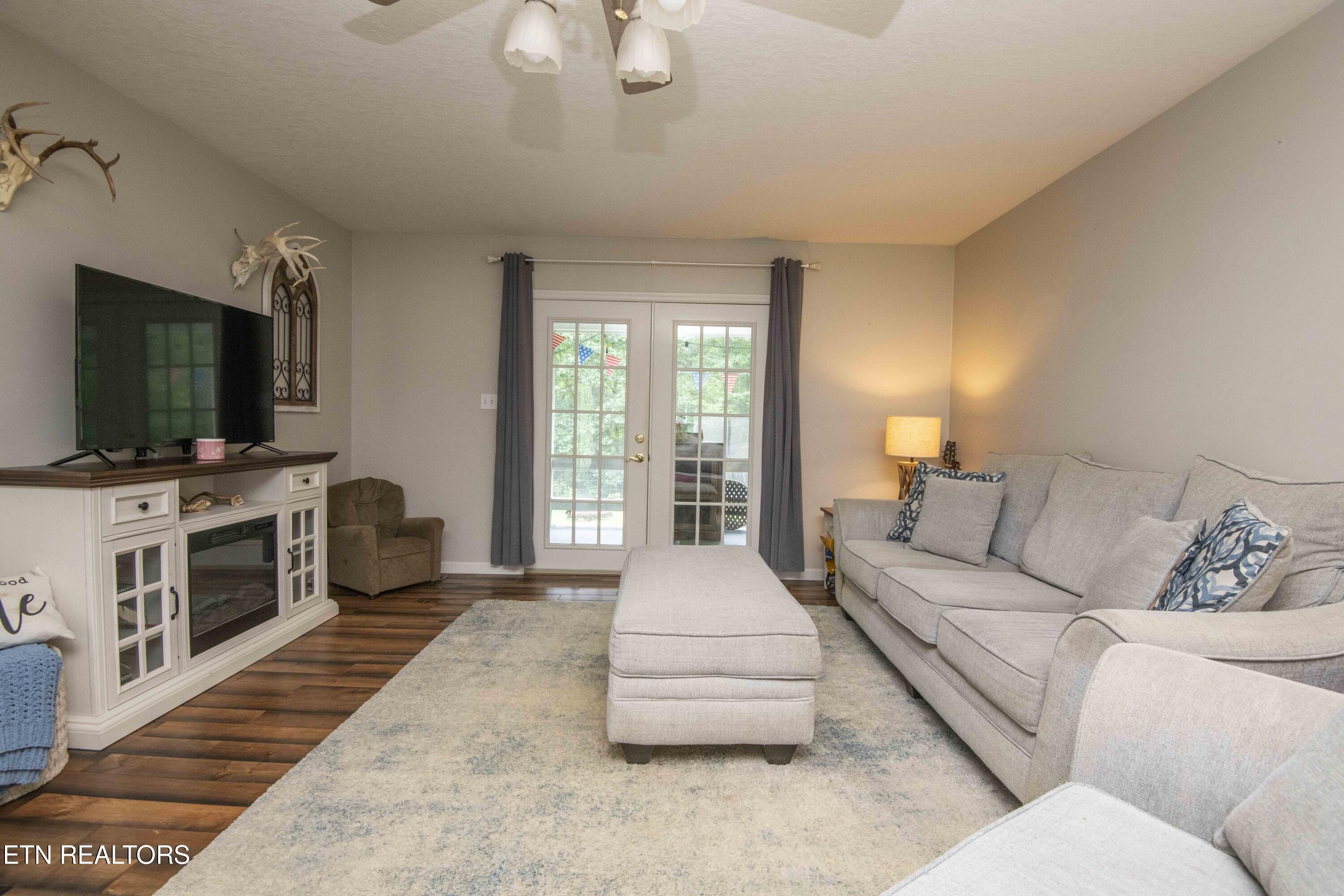 123 Southlake Drive Kingston TN 37763