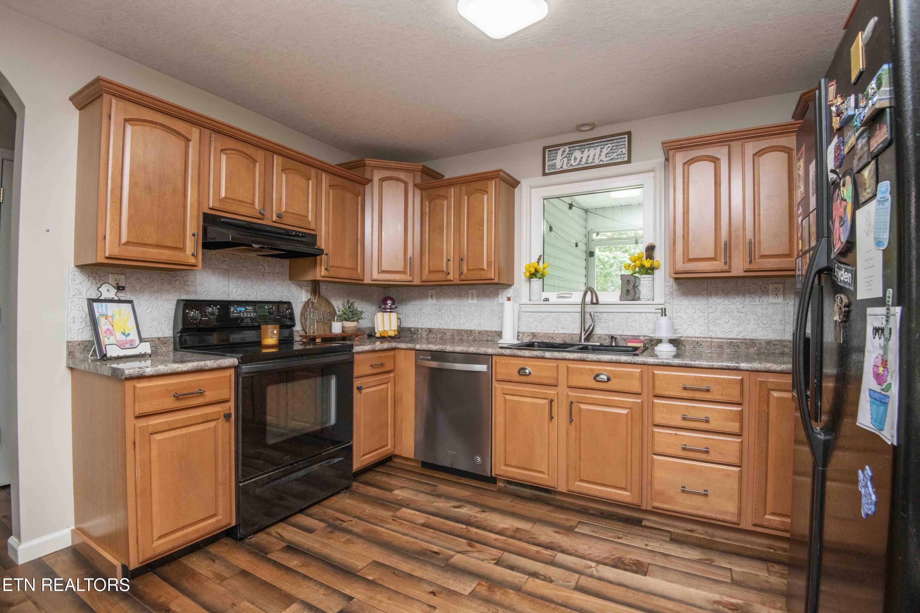 123 Southlake Drive Kingston TN 37763