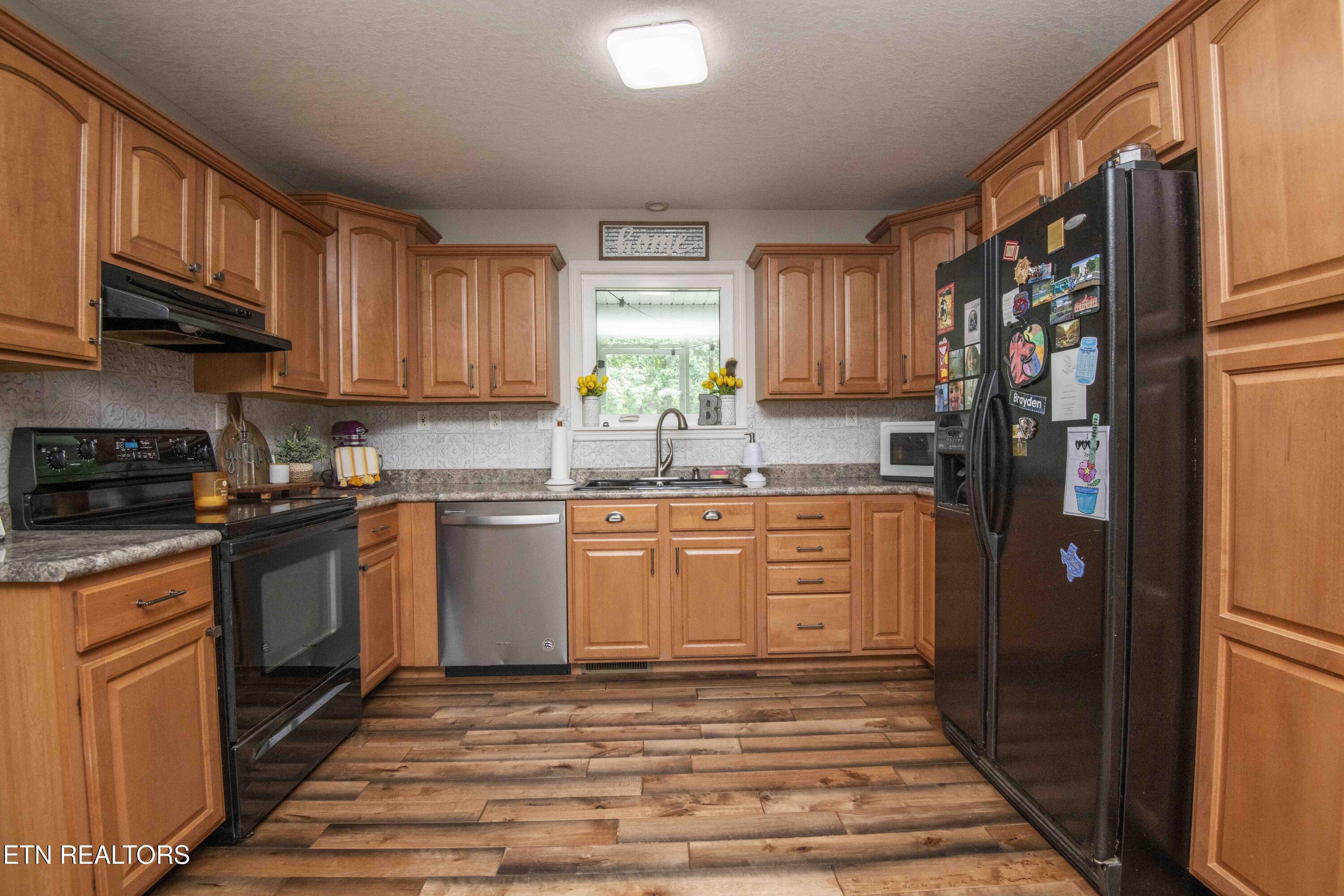 123 Southlake Drive Kingston TN 37763